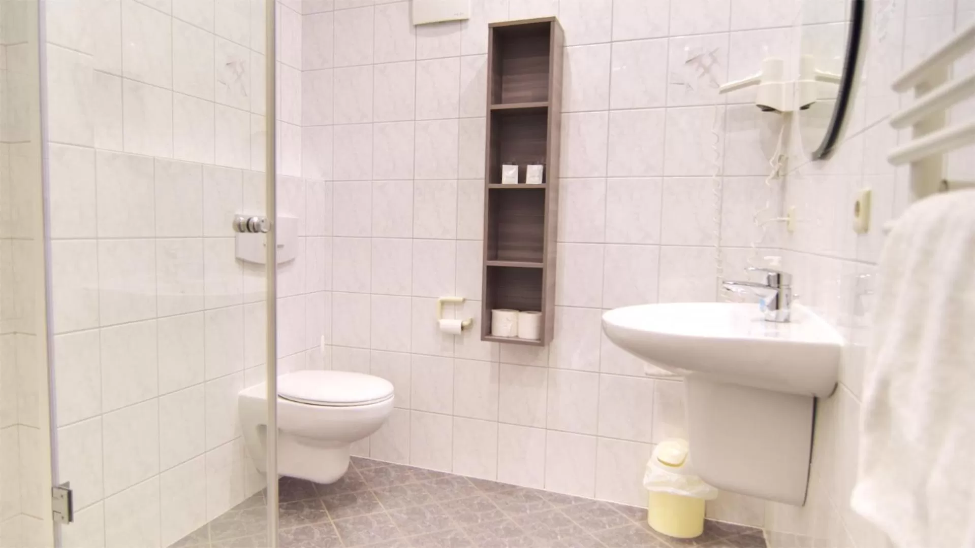 Bathroom in Hotel Heilemann