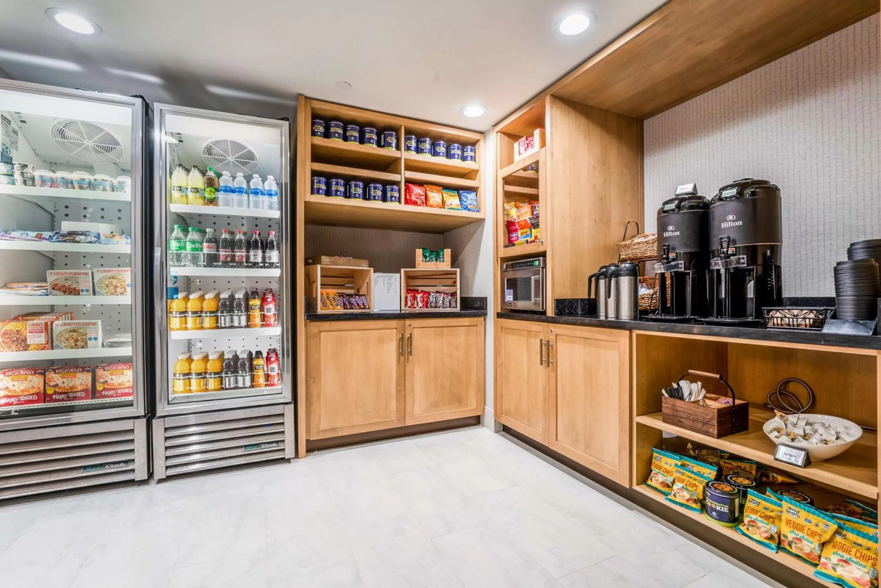 Restaurant/places to eat in DoubleTree by Hilton South Charlotte Tyvola