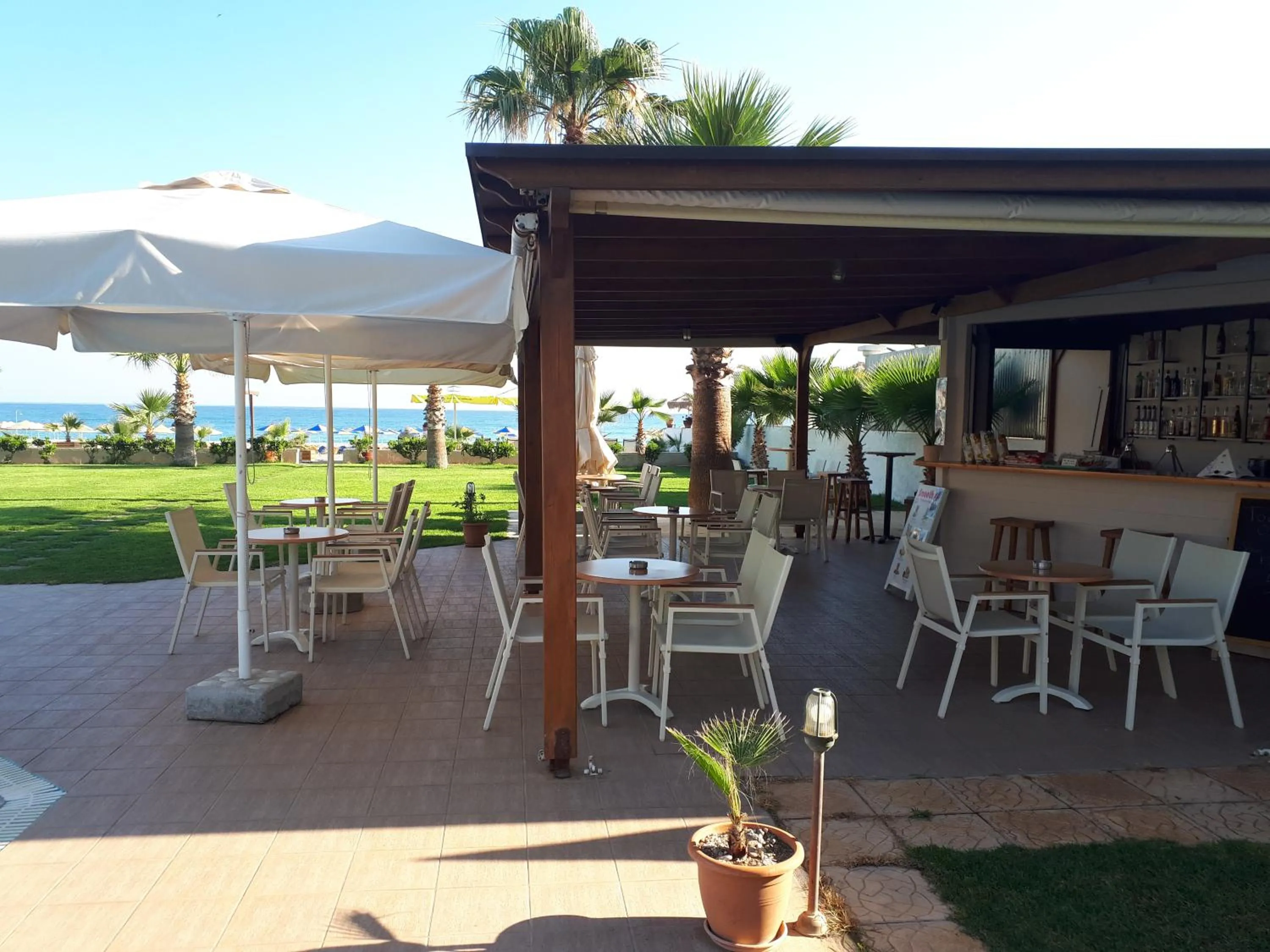 Property building in Ilian Beach & Apartments