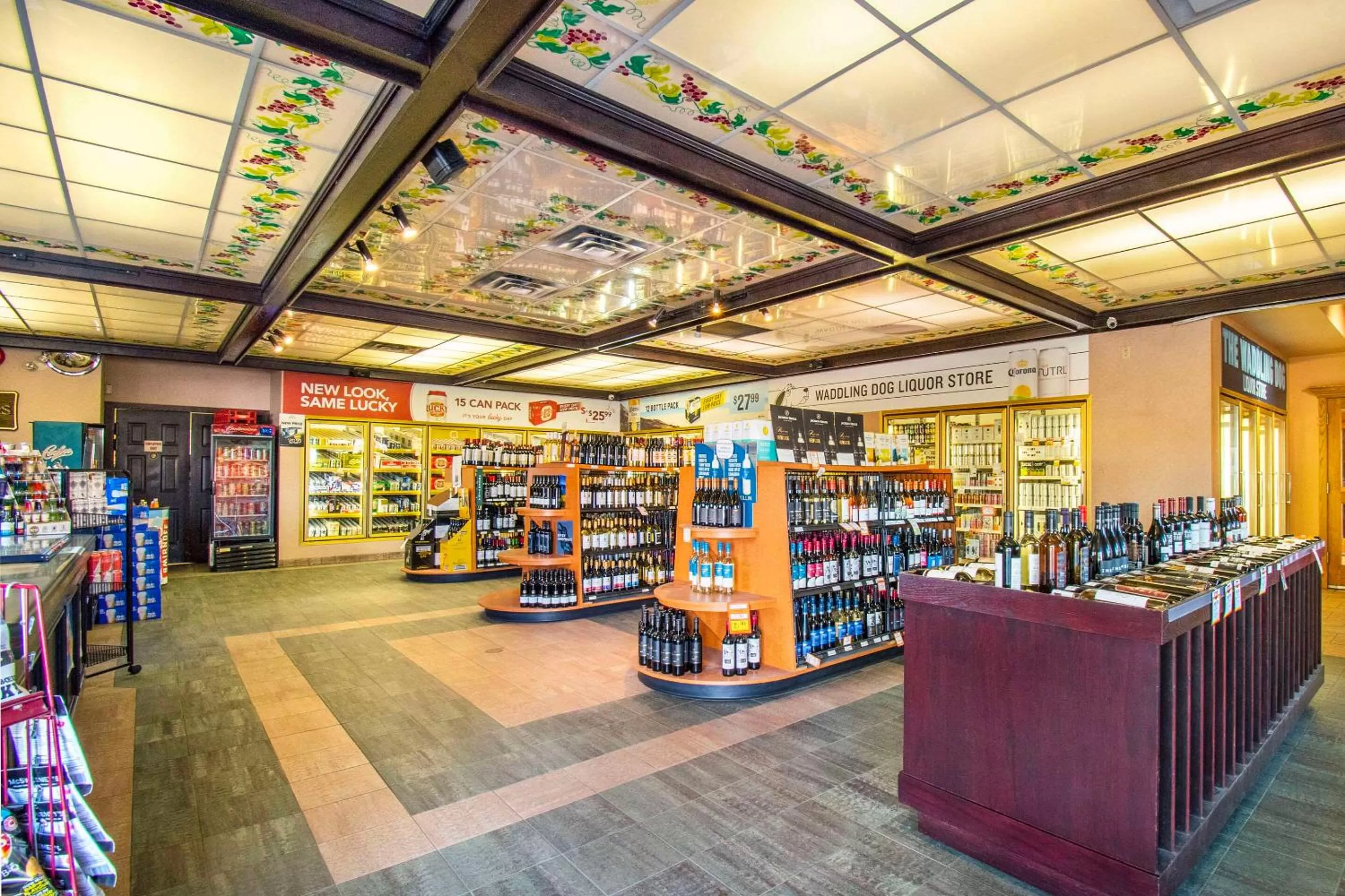 Other in Quality Inn Waddling Dog