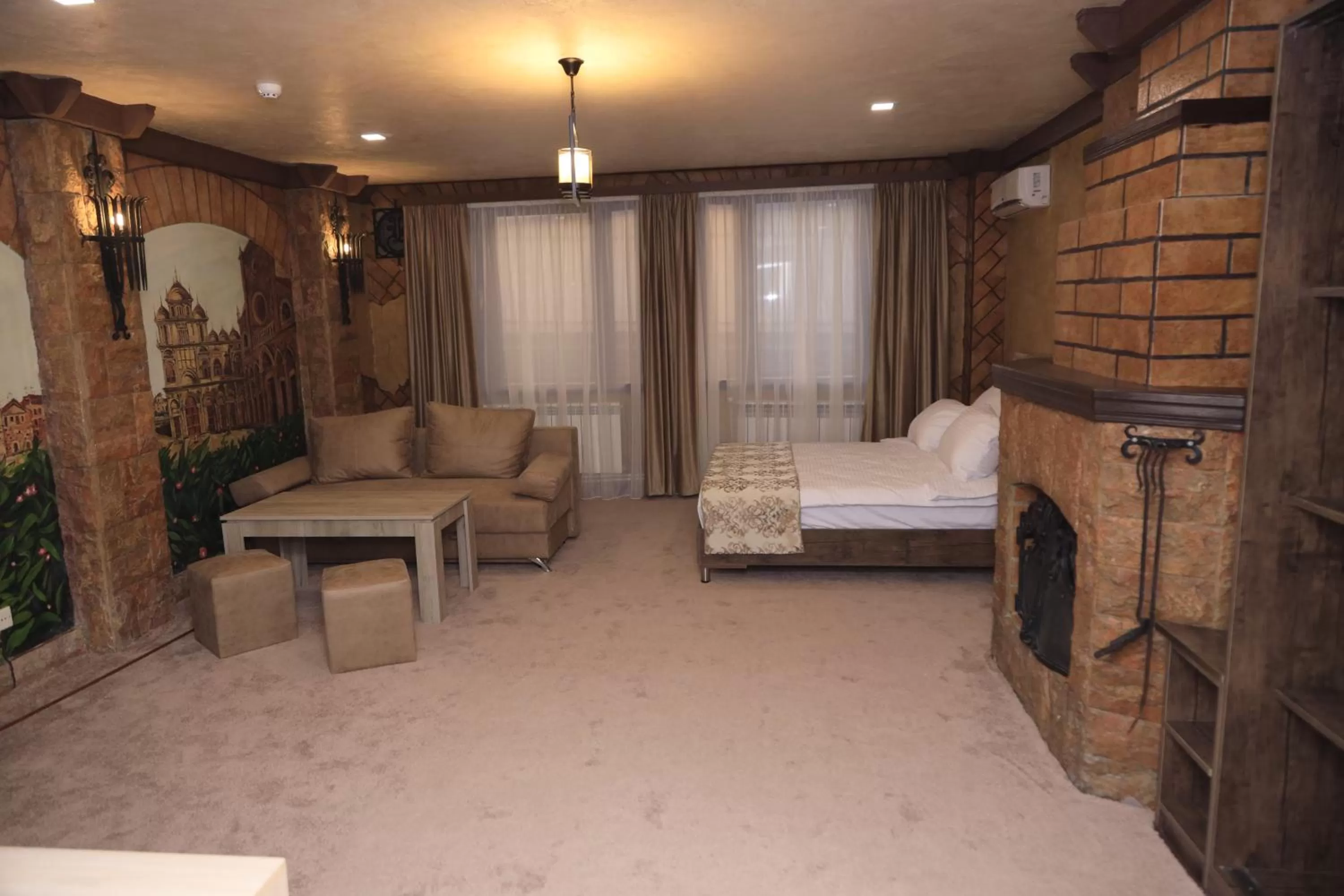 Bed in DeLin Hotel And Tours