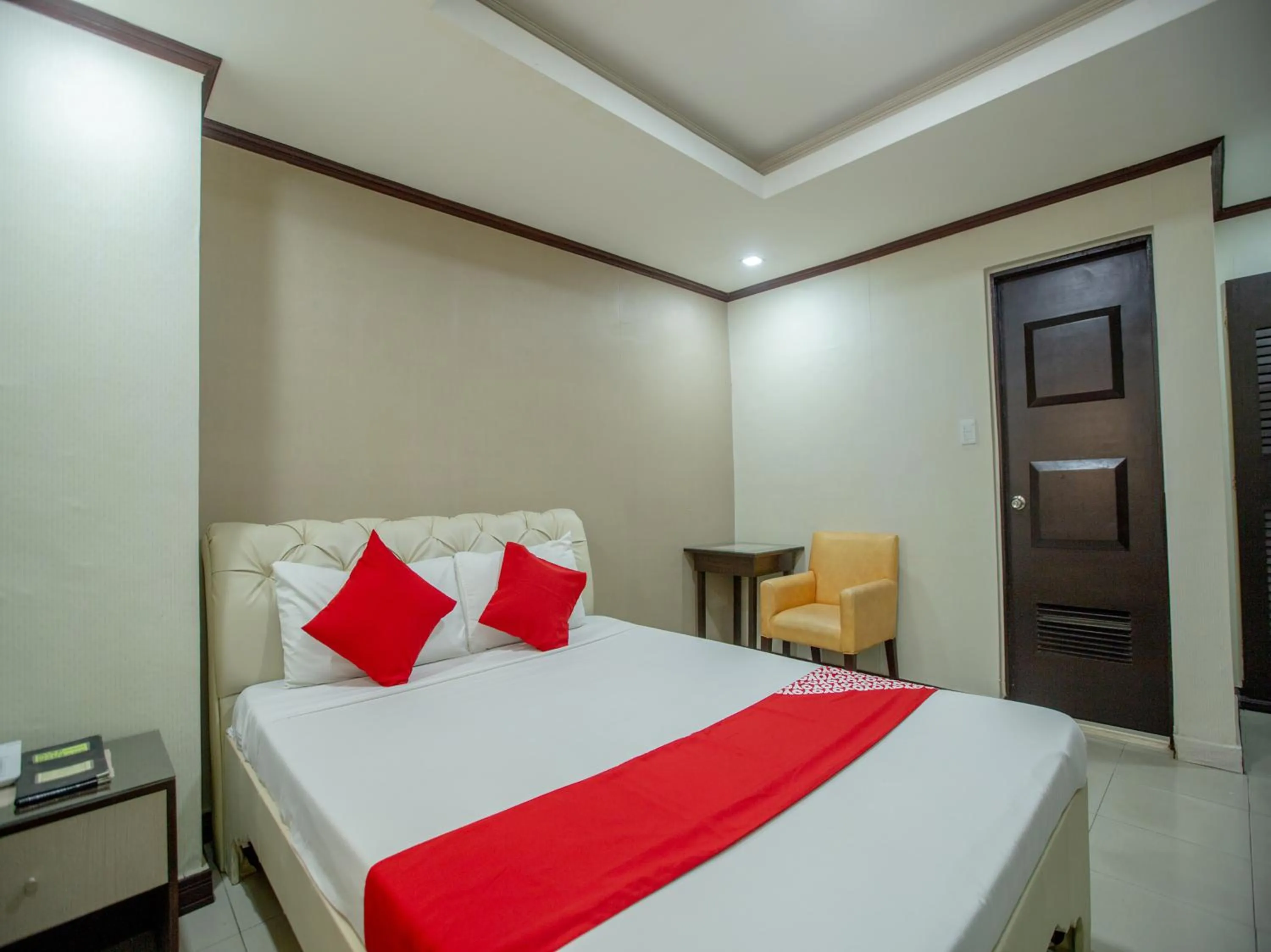 Bedroom, Bed in OYO 700 Pj Inn Hotel