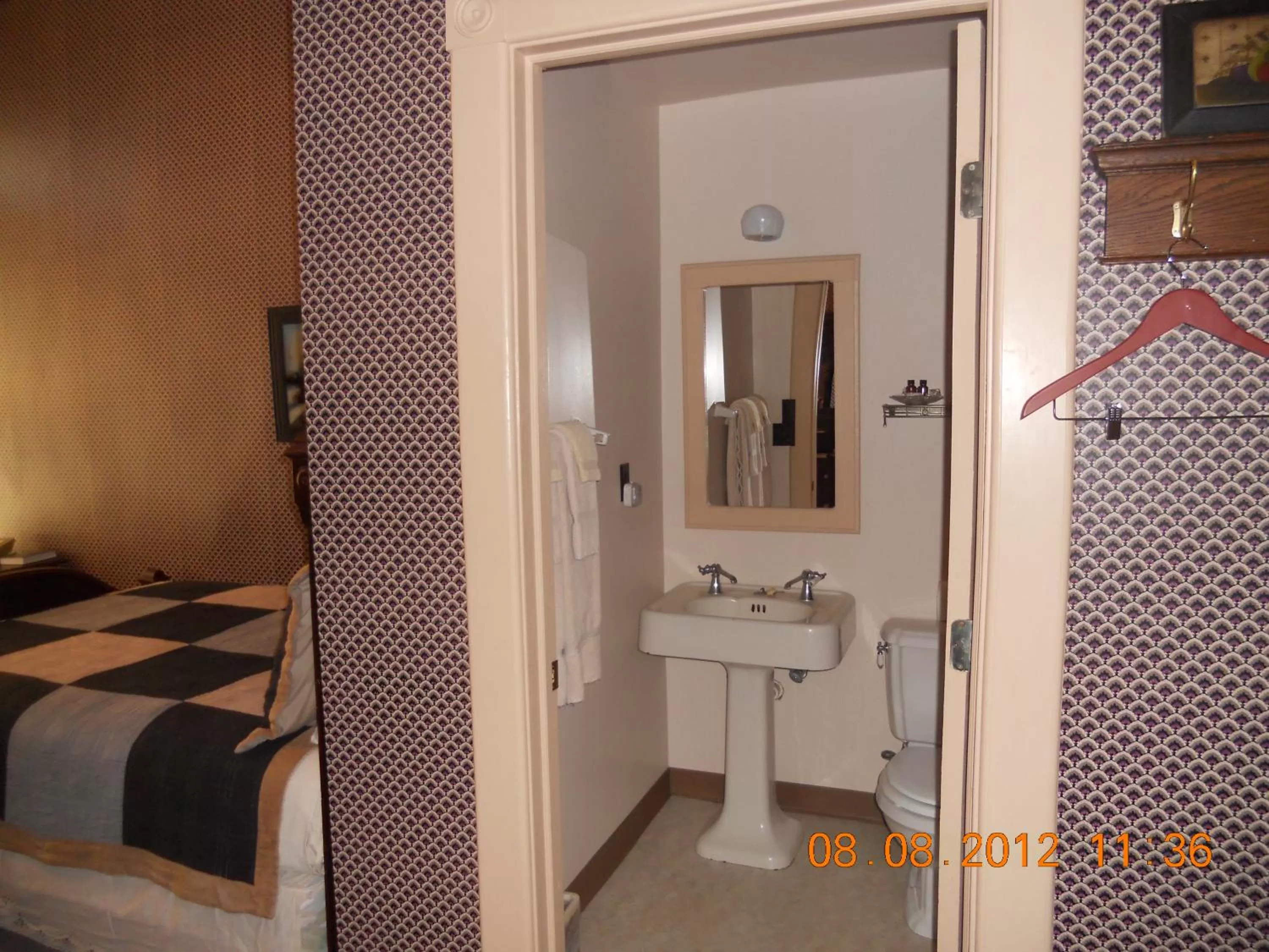 Bathroom, Bed in LandMark Inn at the Historic Bank of Oberlin