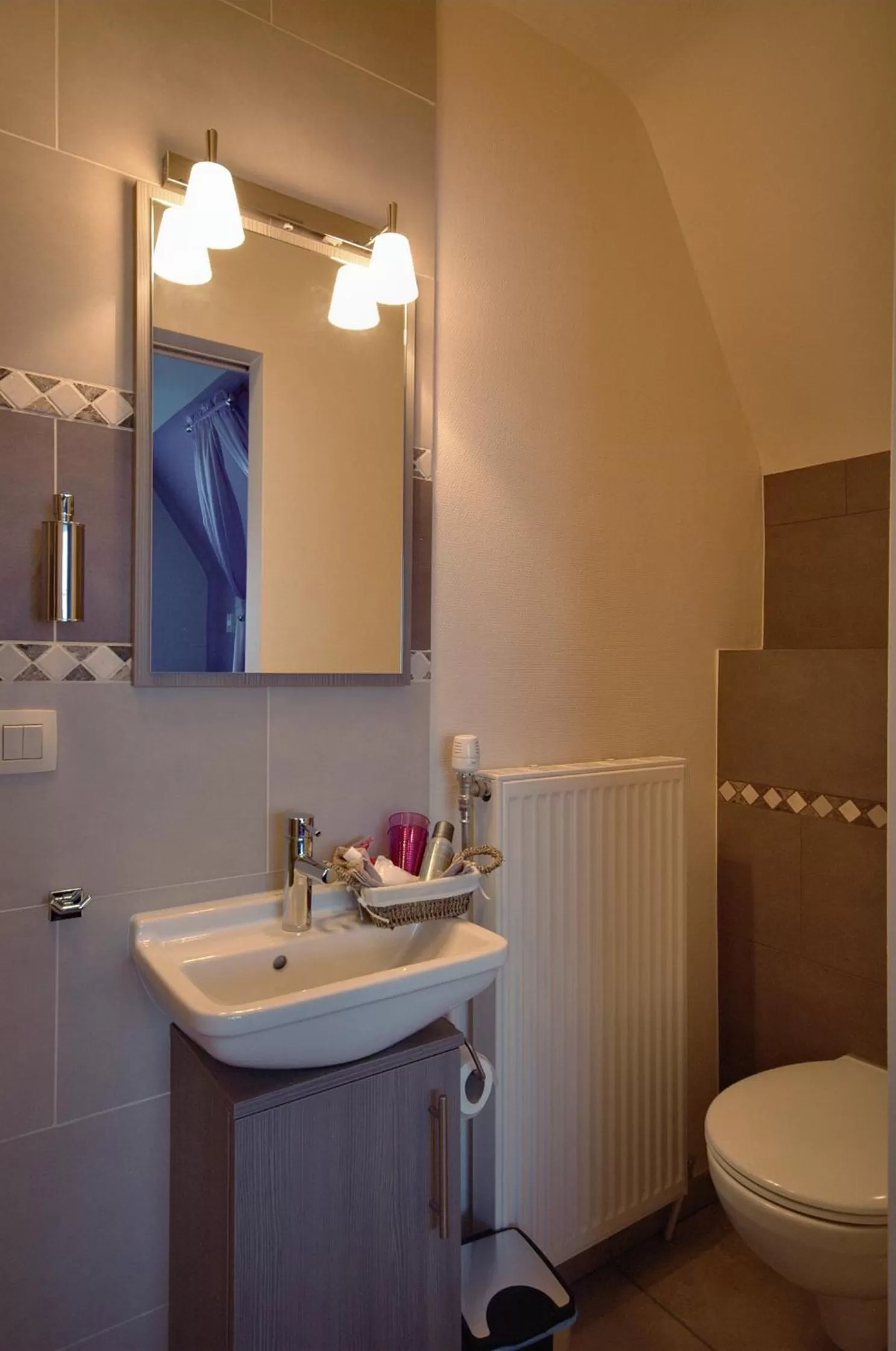 Bathroom in B&B Noord-Zuid