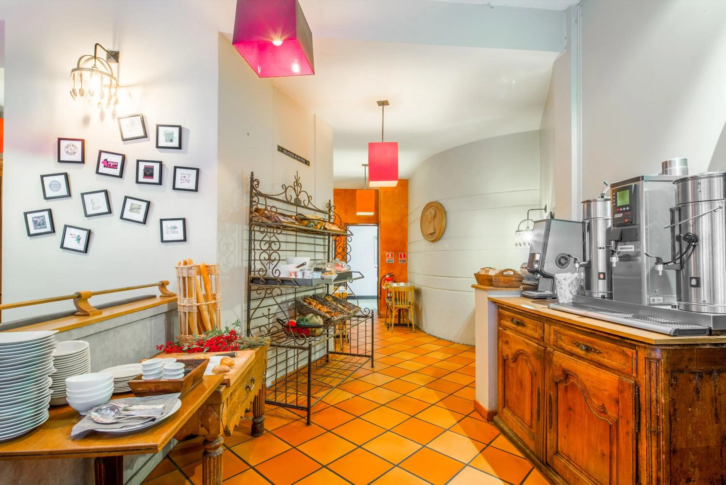 Buffet breakfast in Hôtel Claret Bercy