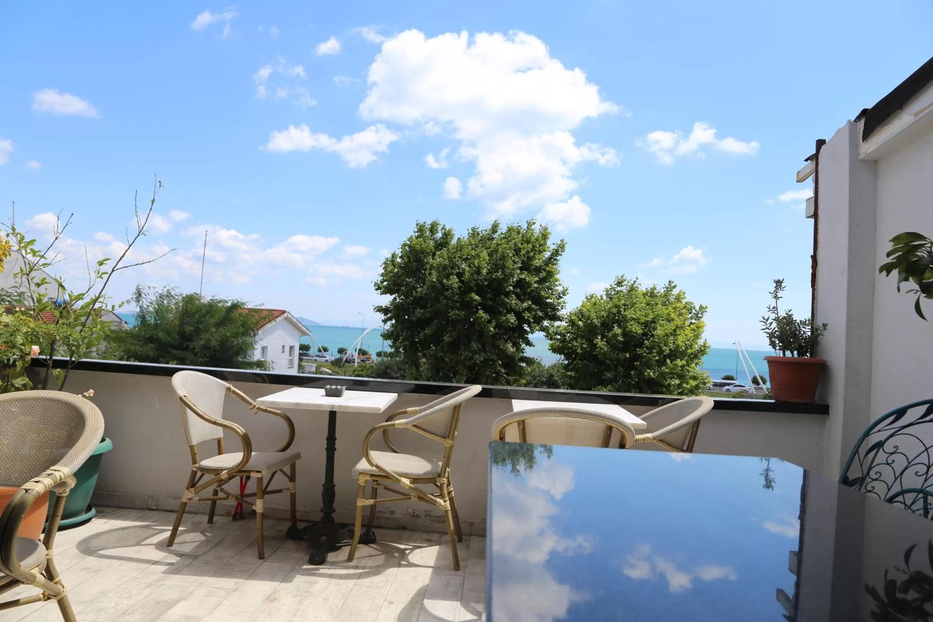 Balcony/Terrace in Arat Apartments