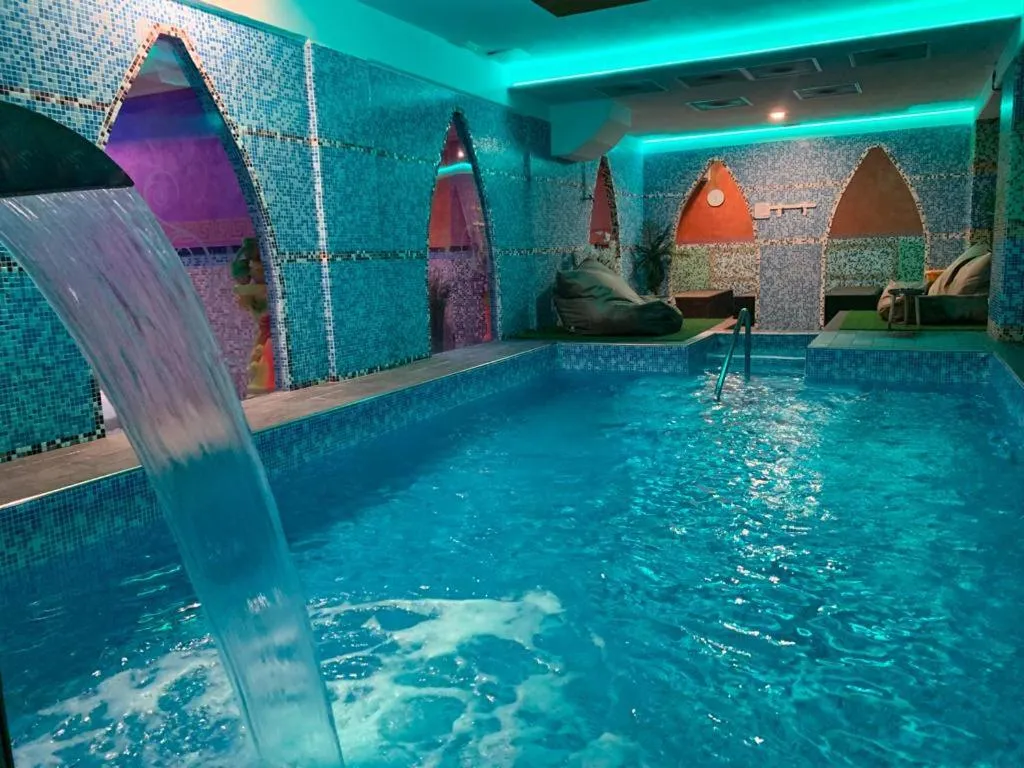 Swimming Pool in Impero Hotel Varese Beauty & Spa