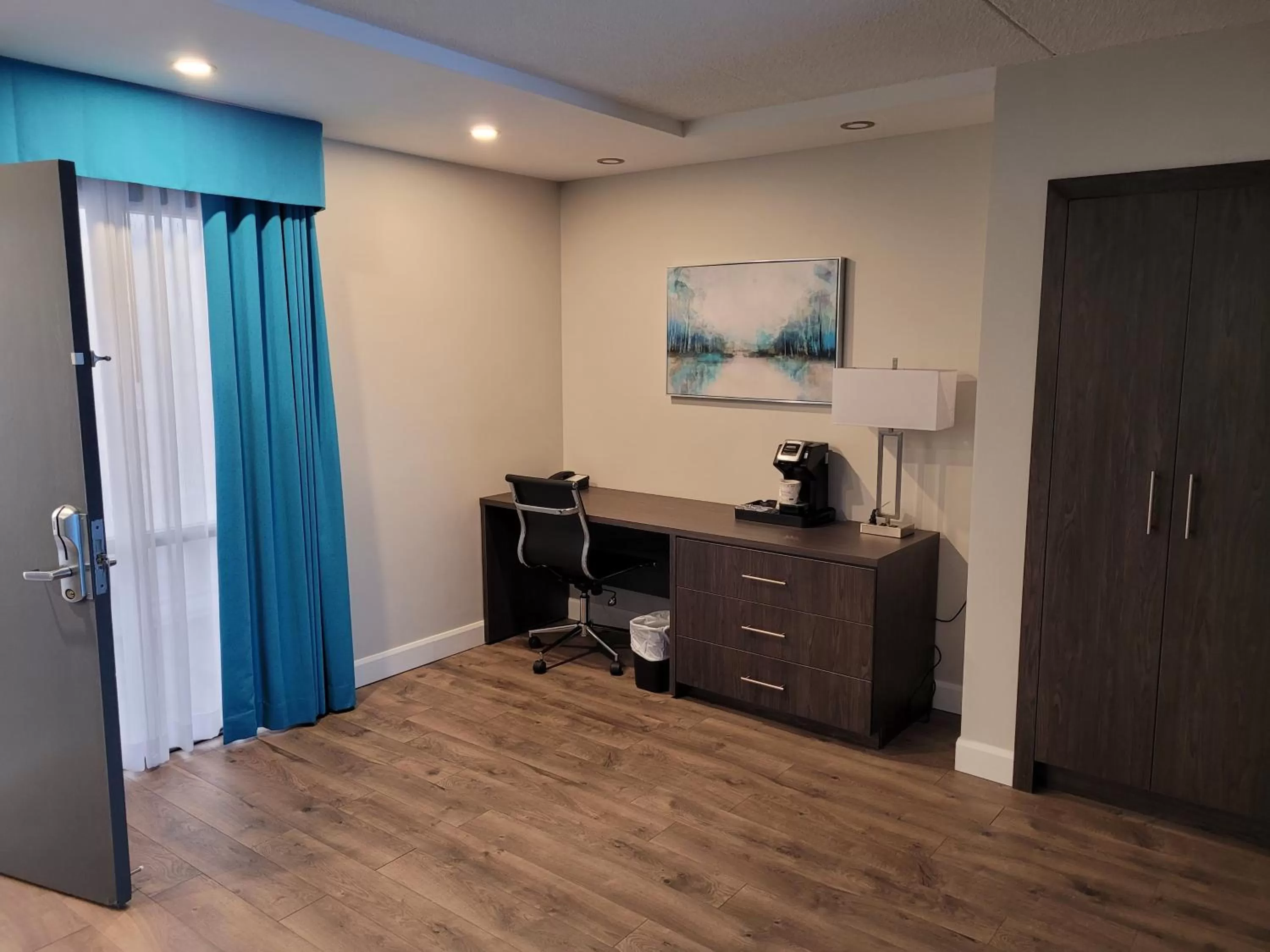 Photo of the whole room in Best Western Laval-Montreal & Conference Centre