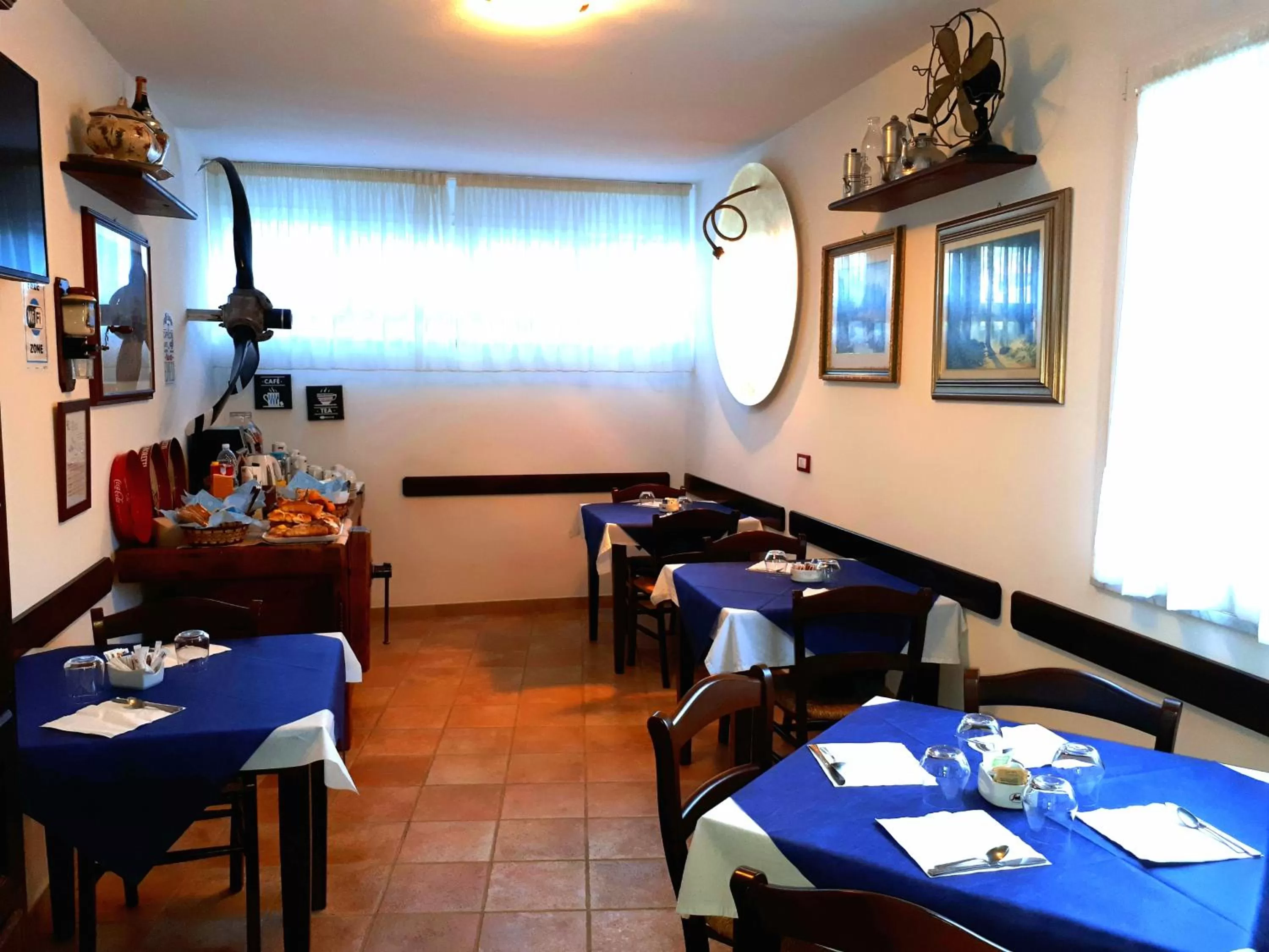 Food and drinks in Bed & Breakfast 4U PARCHEGGIO INTERNO