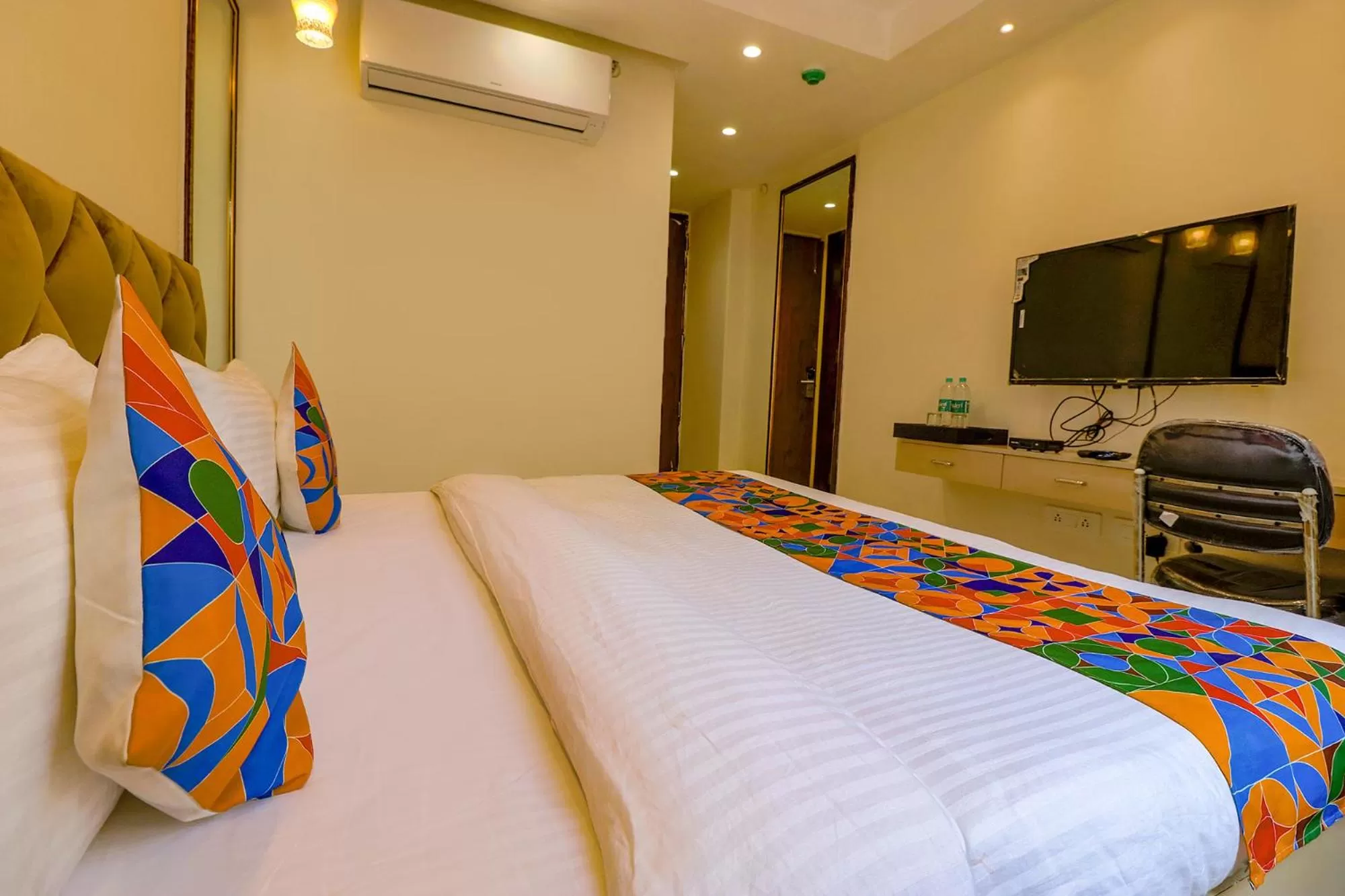 Bed in FabHotel Pitampura