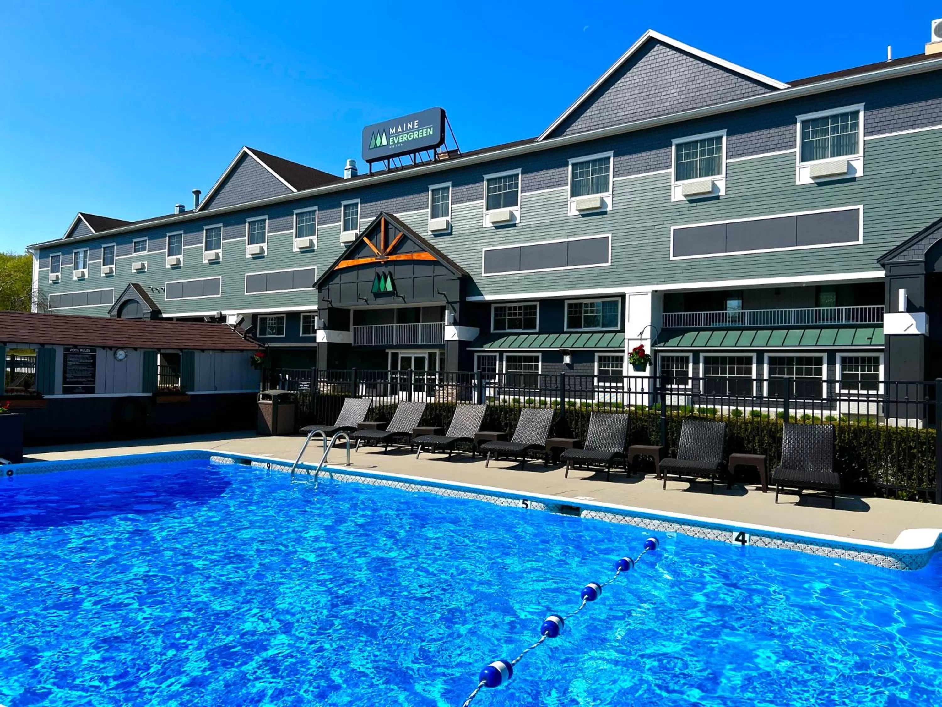 Swimming pool in Maine Evergreen Hotel, an Ascend Collection Hotel