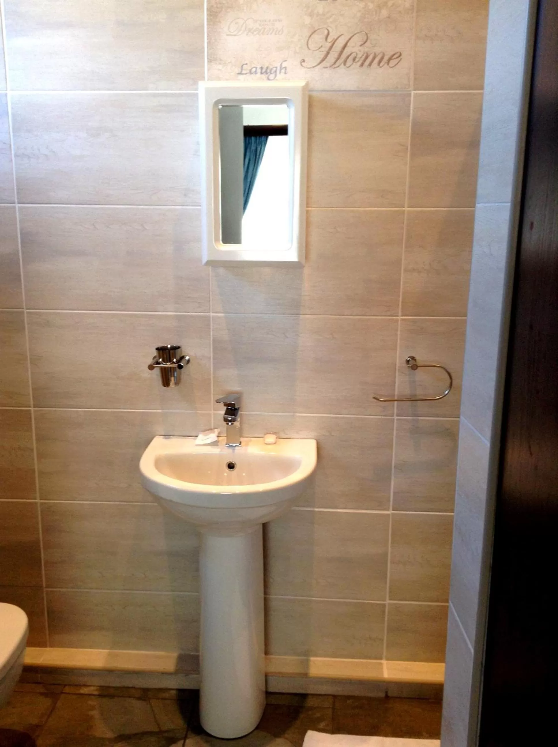 Bathroom in Majestic Guesthouse