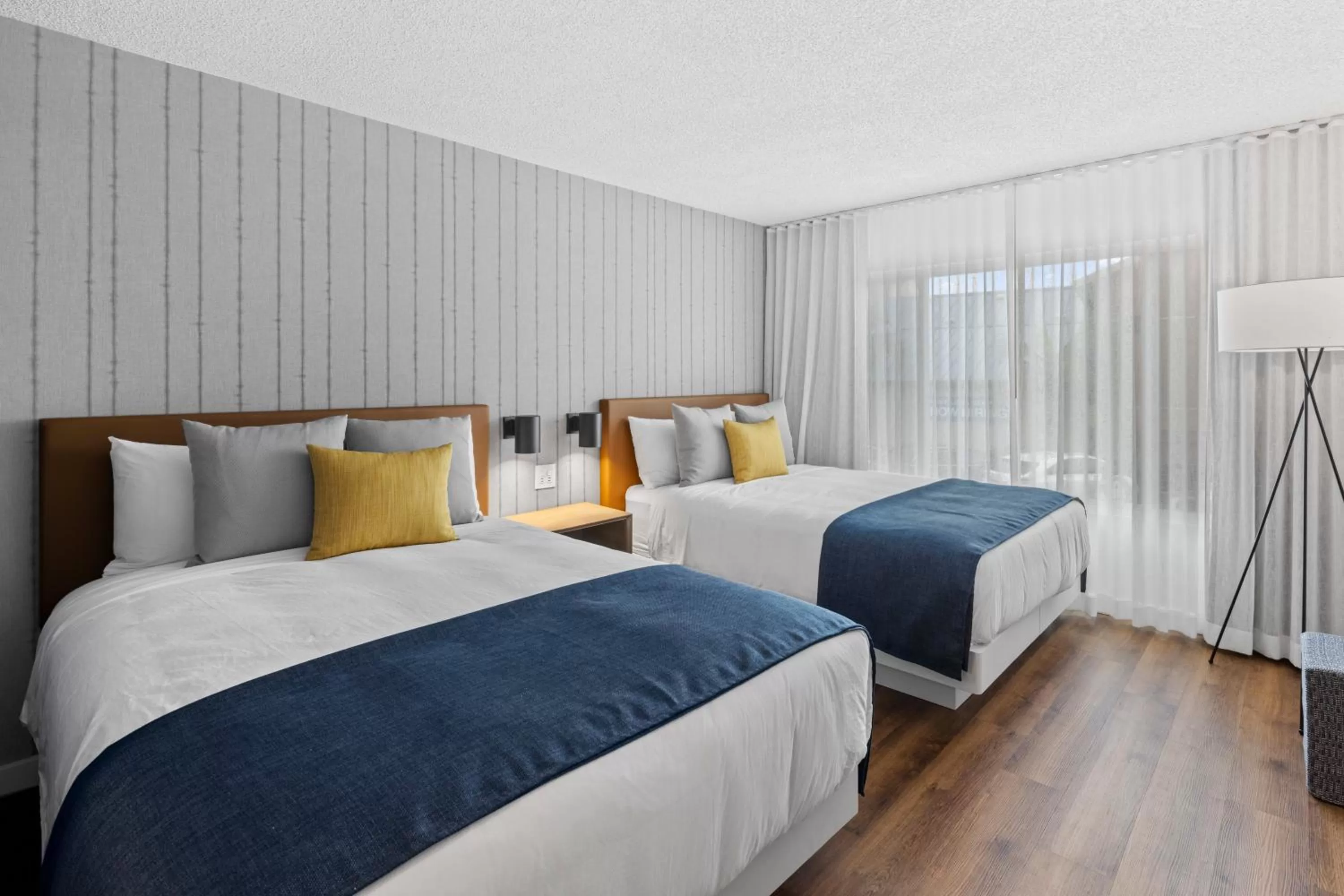 Photo of the whole room, Bed in Sea Harbor Hotel - San Diego