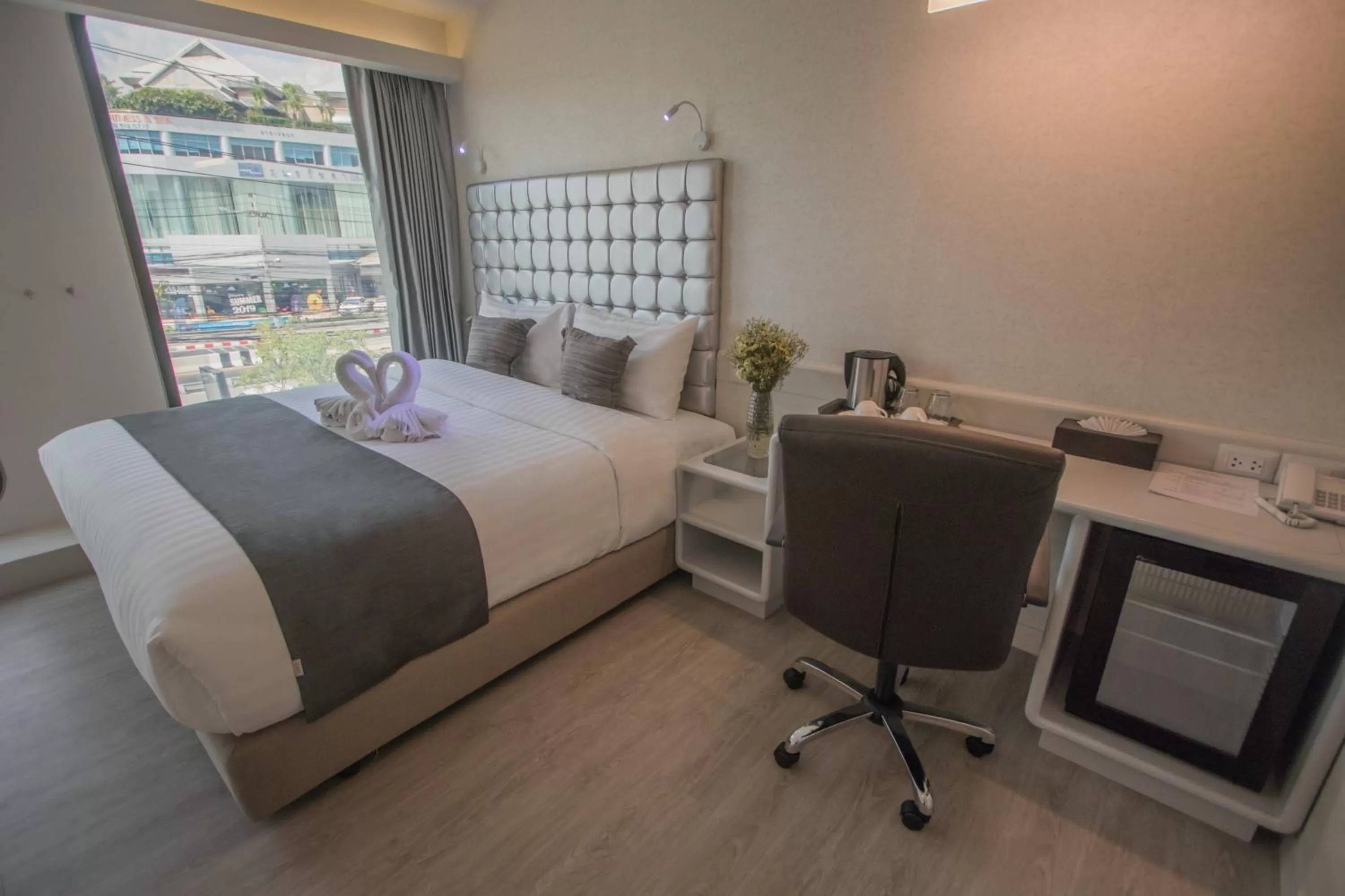 Bedroom, Bed in Justice Hotel