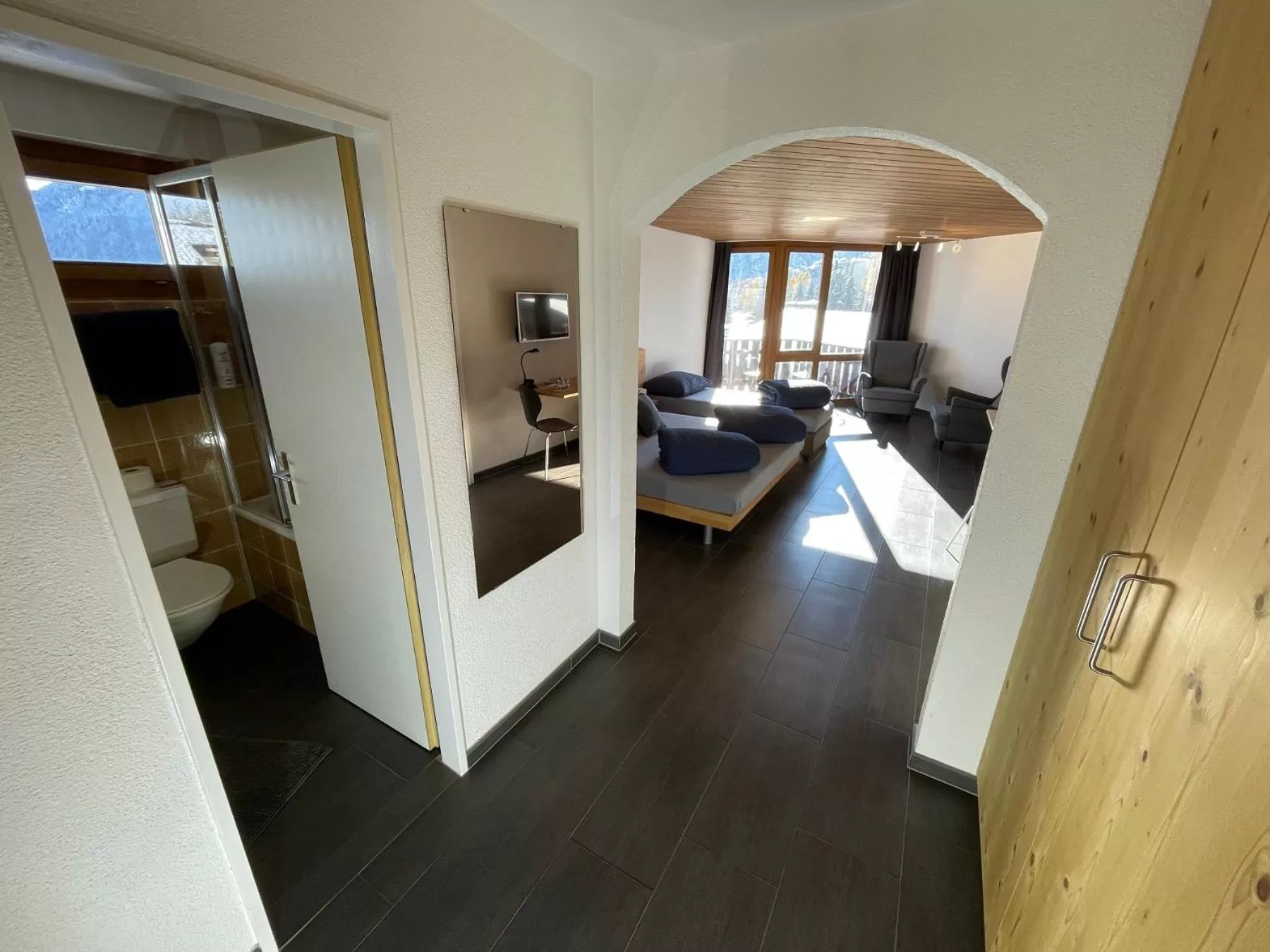 Staff, Bed in Catrina Hotel