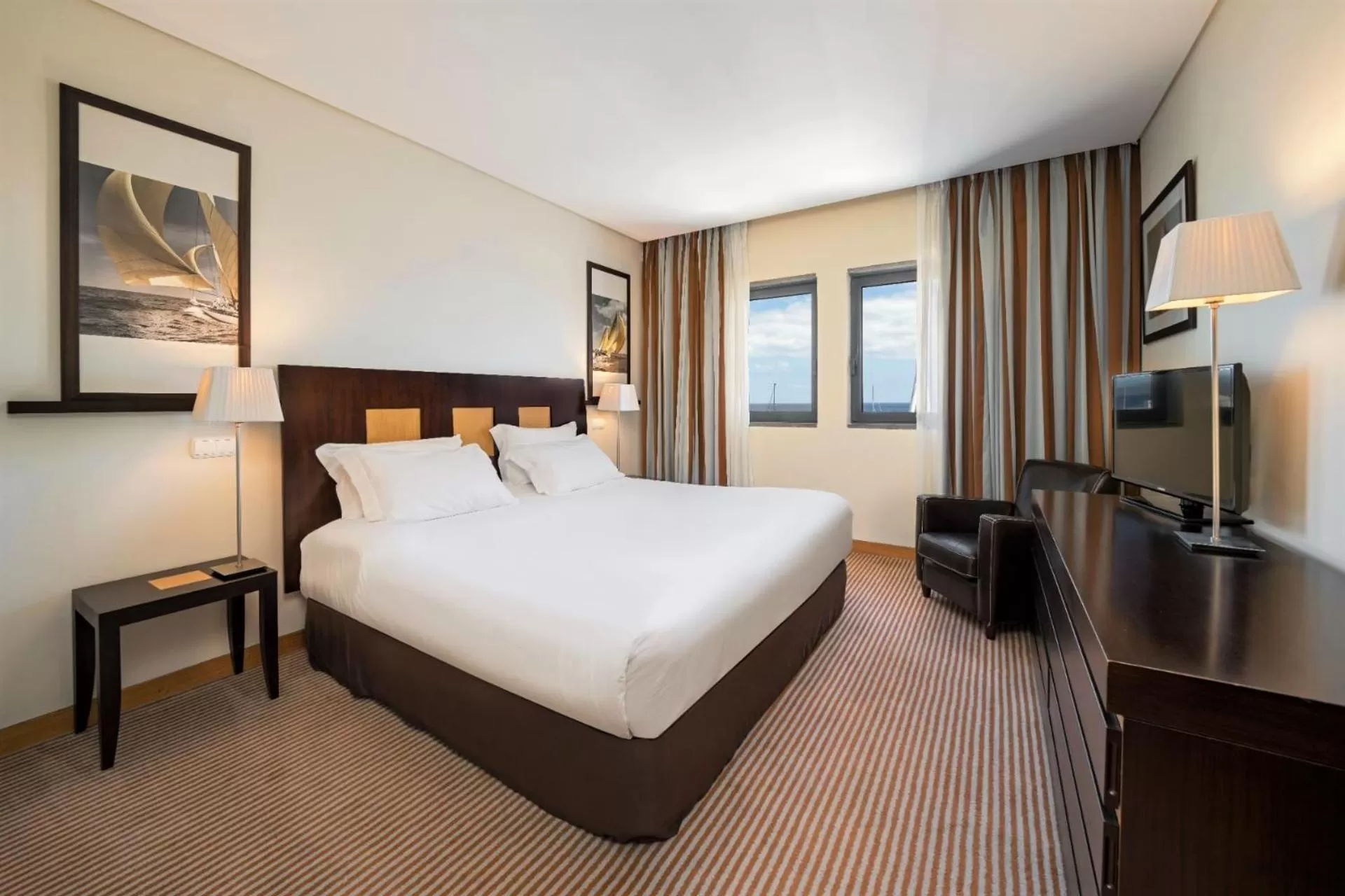 Bedroom, Bed in Hotel Marina Atlântico