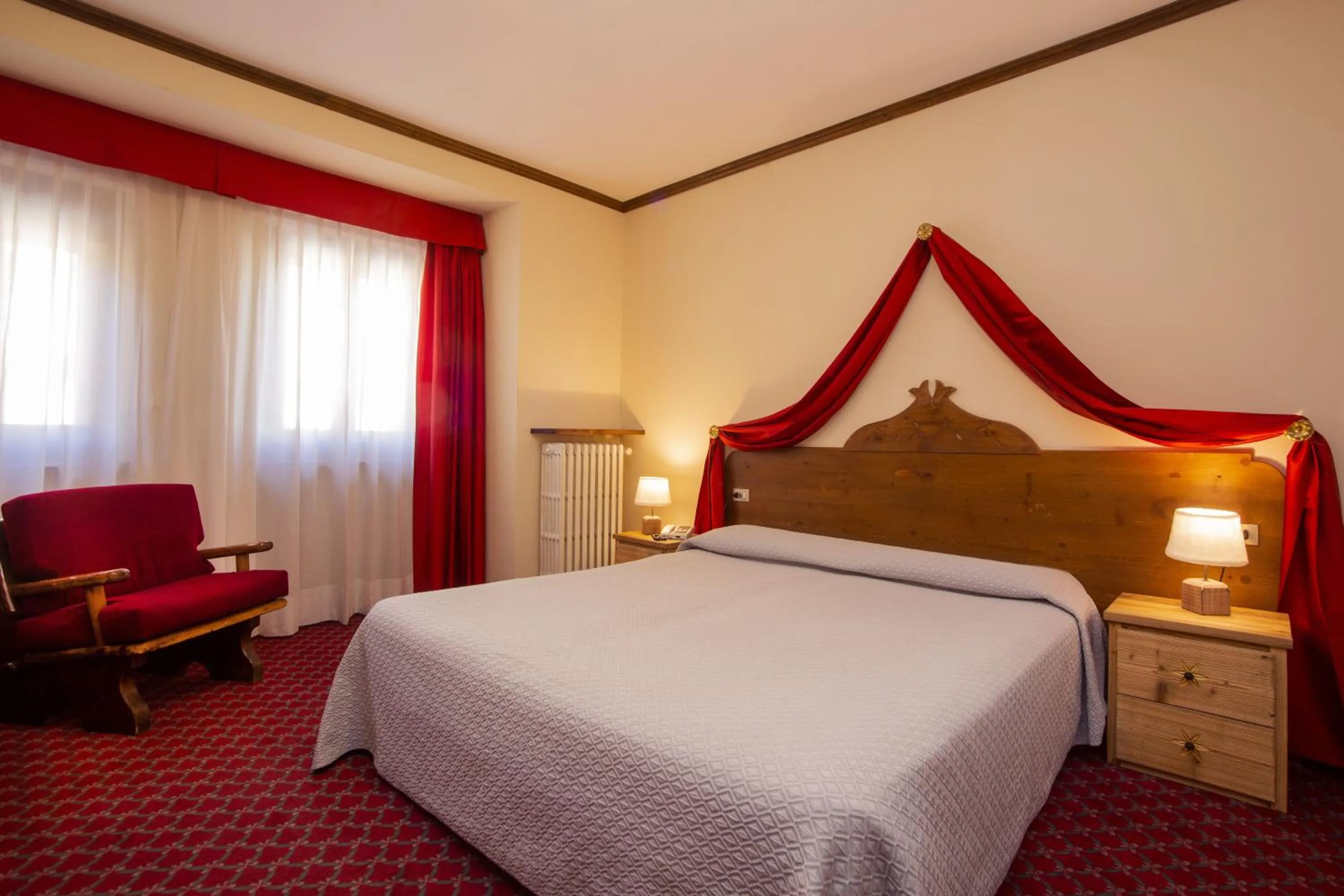 Bedroom, Bed in Hotel Courmayeur