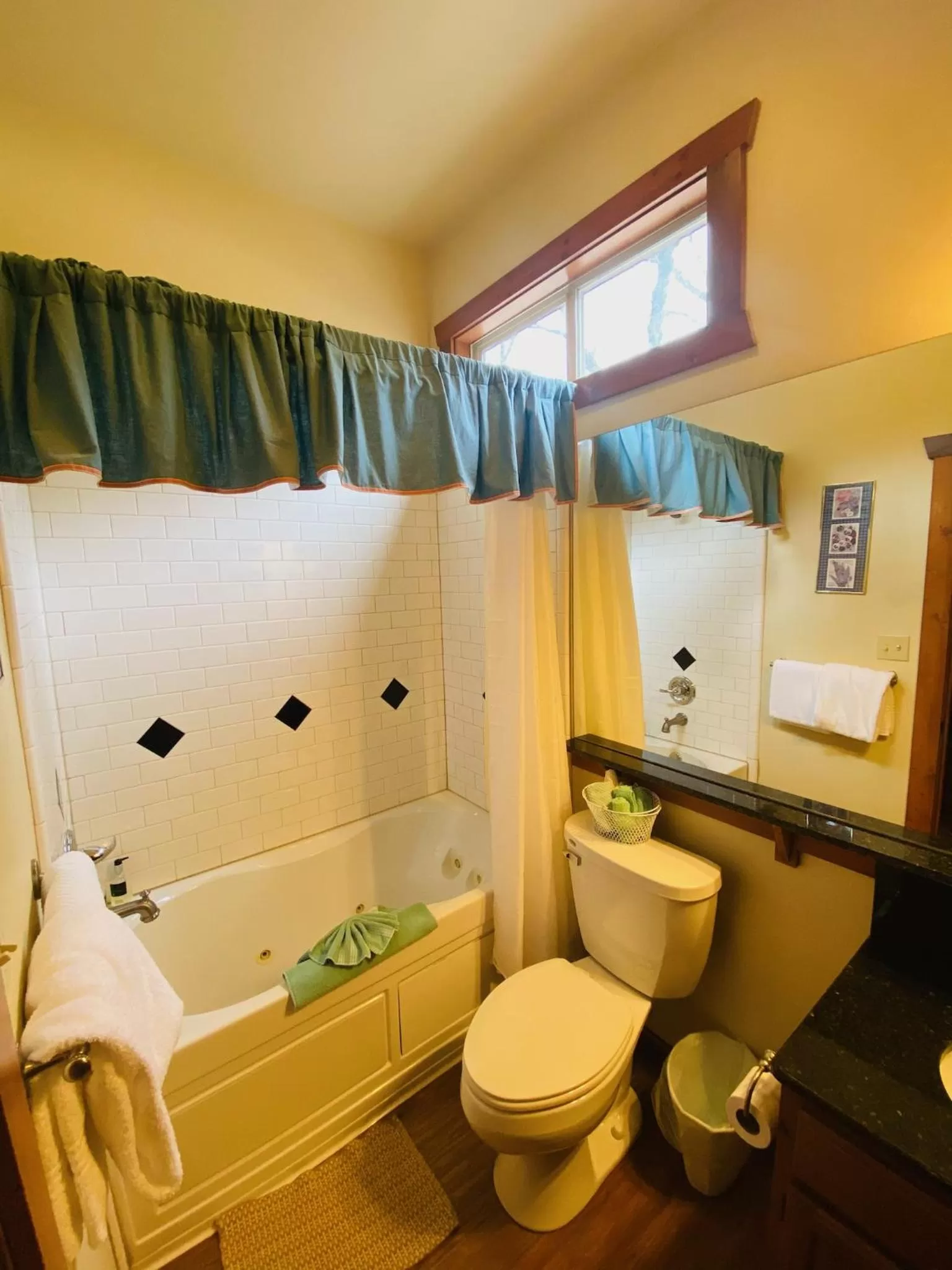 Bathroom in All Seasons Treehouse Village