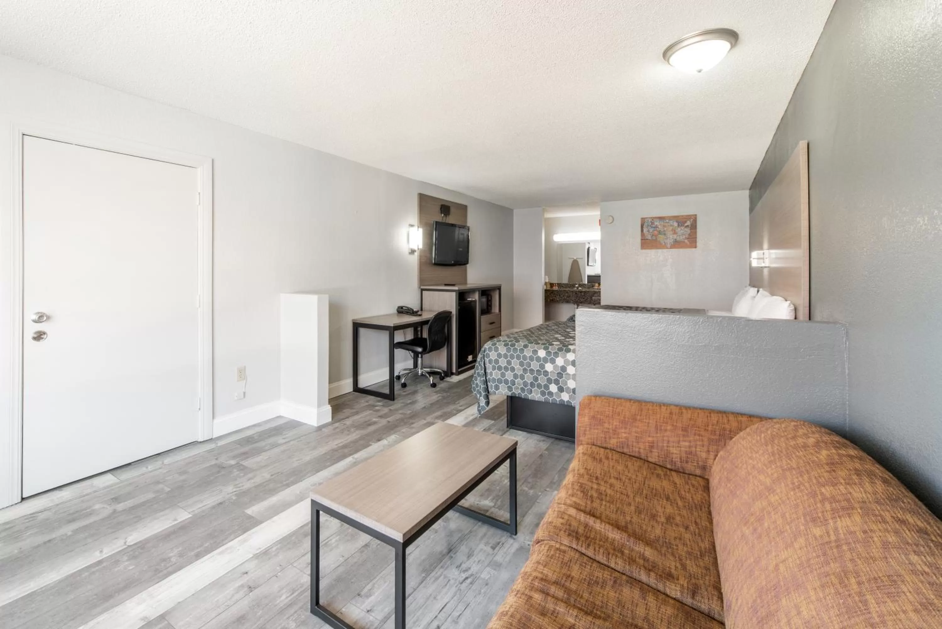 Seating area in Econo Lodge Inn & Suites Near Bricktown