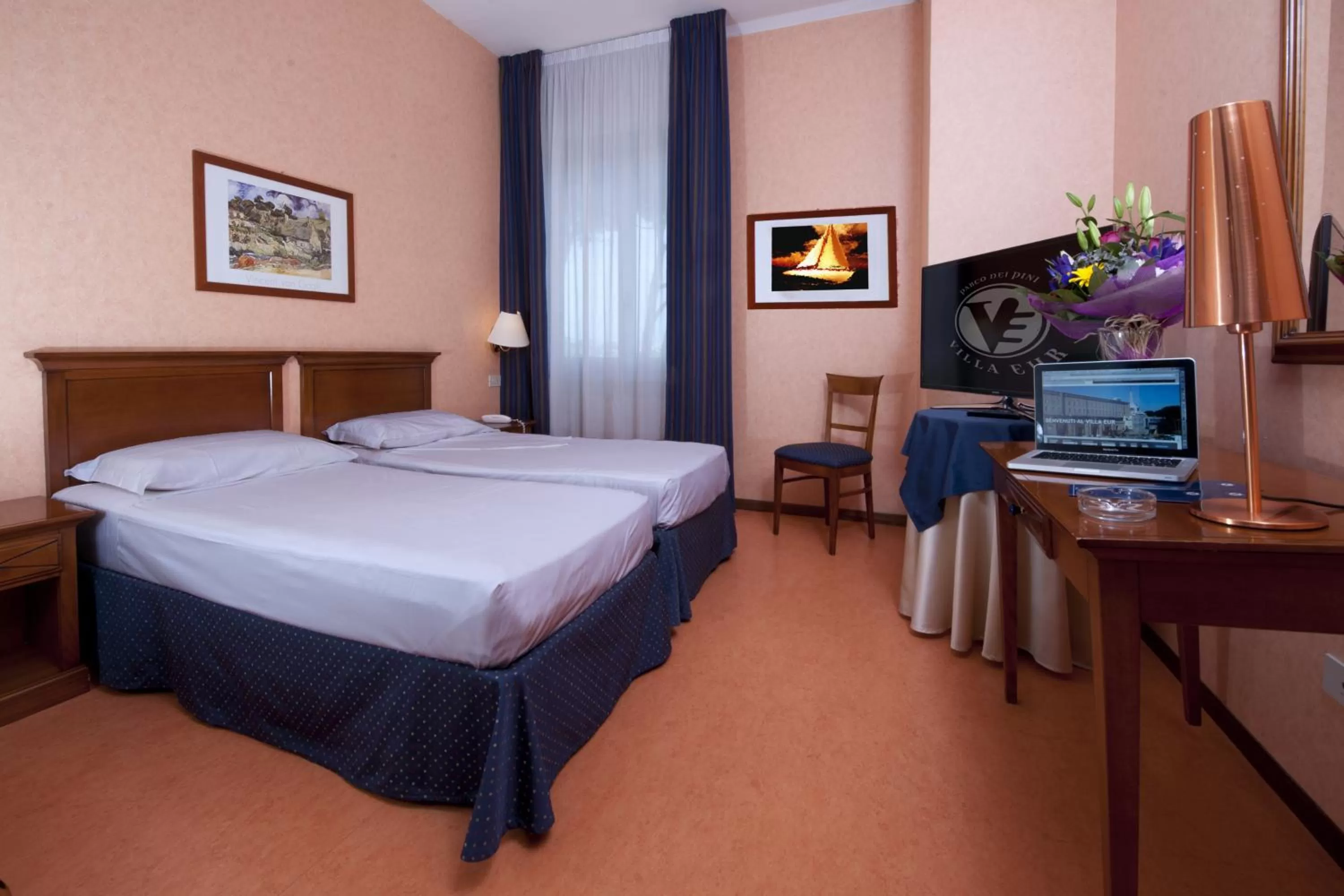 Day, Bed in Hotel Villa Eur