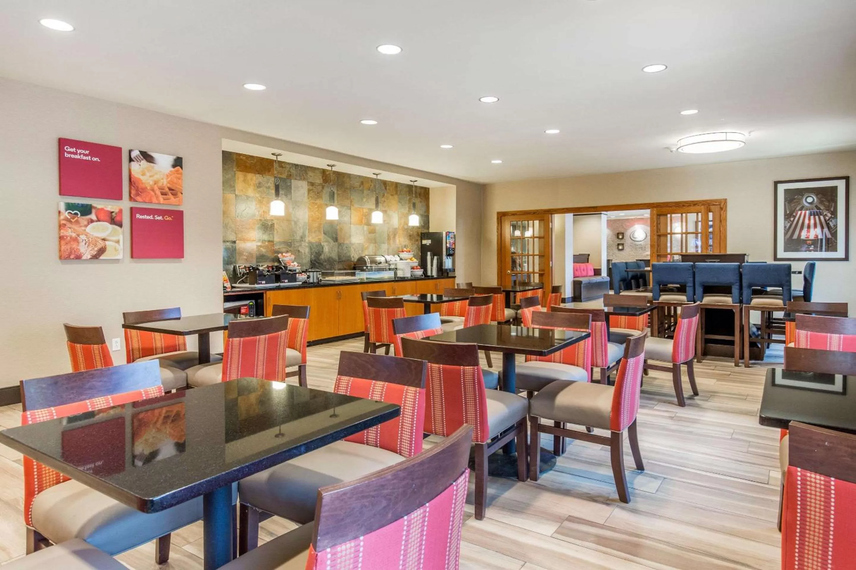Restaurant/places to eat in Comfort Suites Fairview Heights Saint Louis