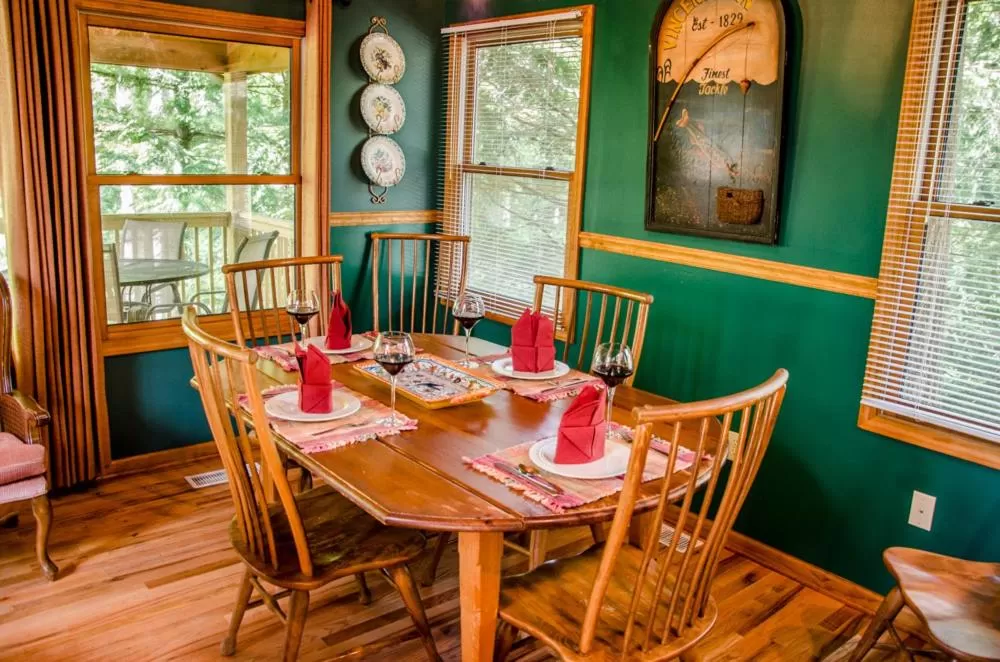 Dining area in Asheville Cabins of Willow Winds