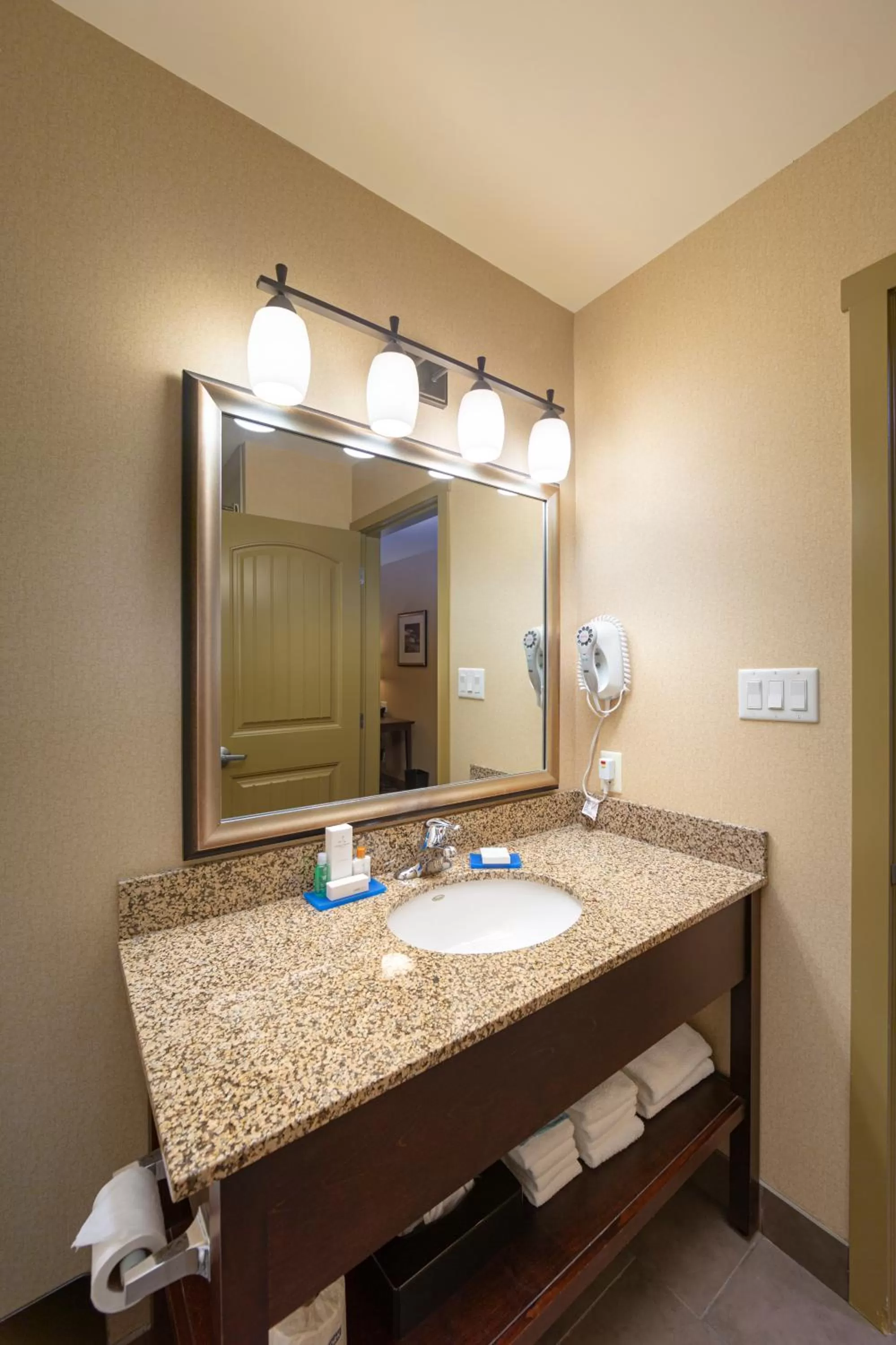 Bathroom in Bayview Hotel