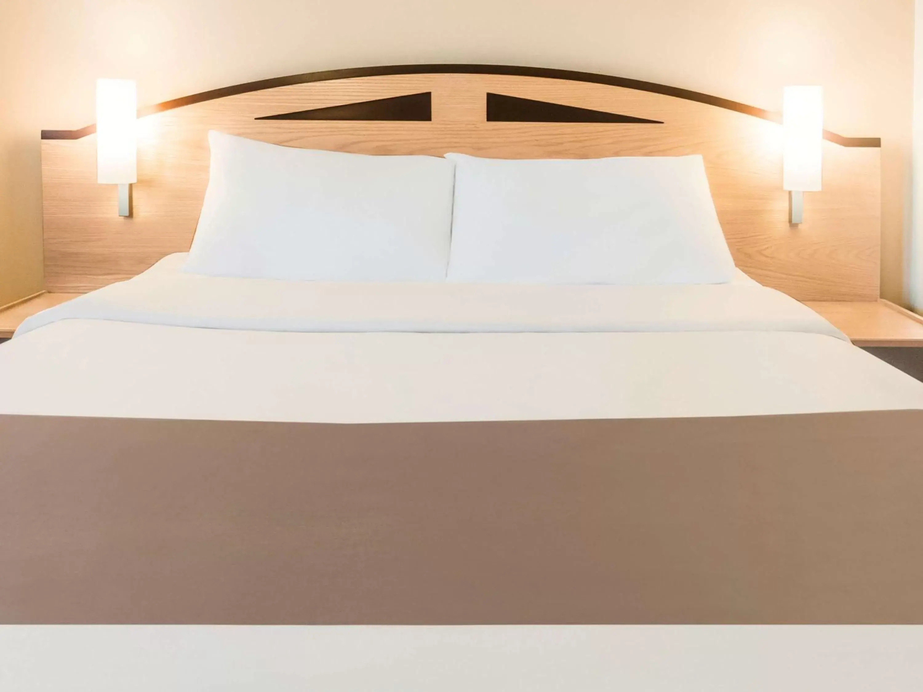 Double Room in ibis Rotherham East – (M18 / M1) Double Room in ibis Rotherham East – (M18 / M1)