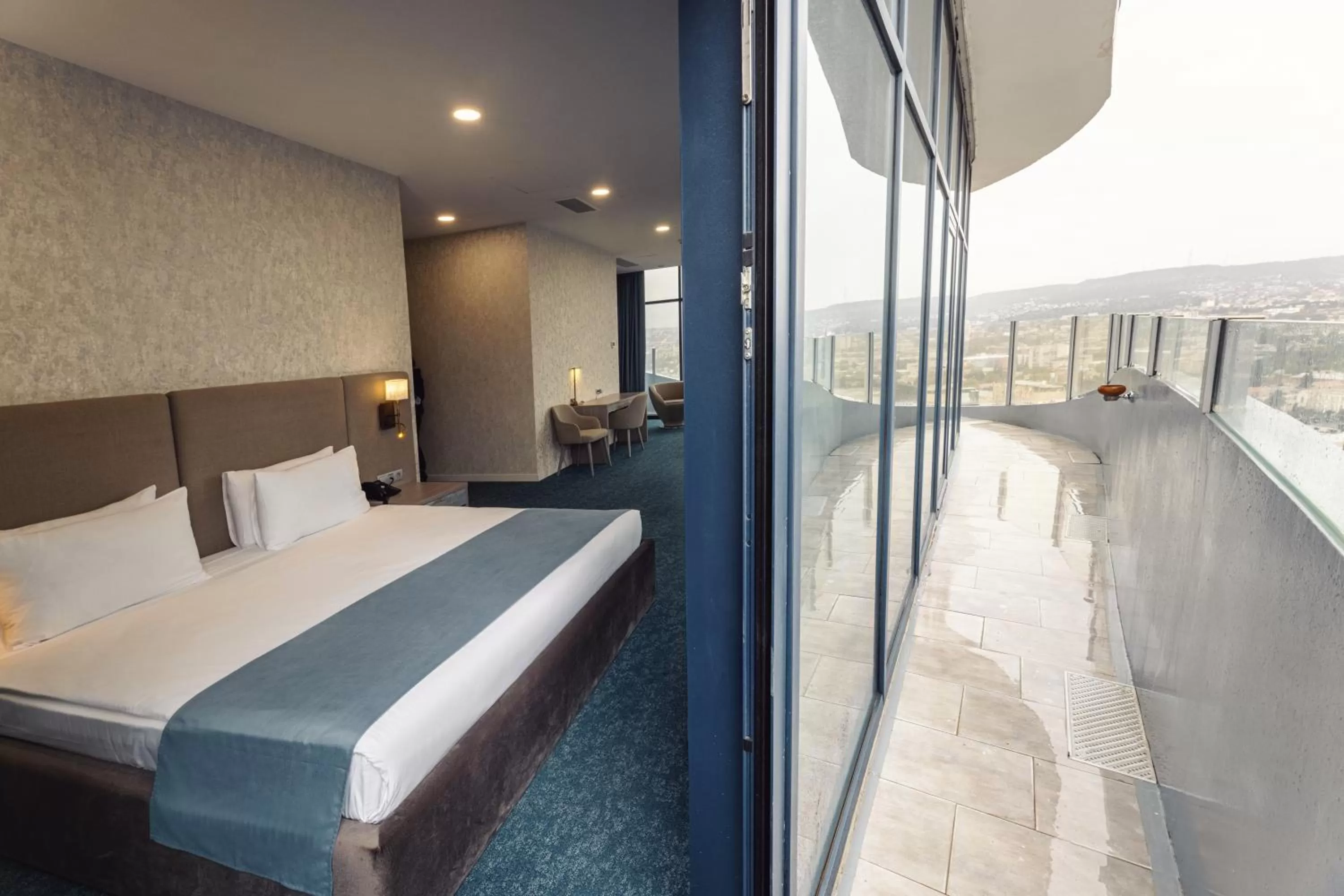 Balcony/Terrace, Bed in Meta Business Hotel By King David