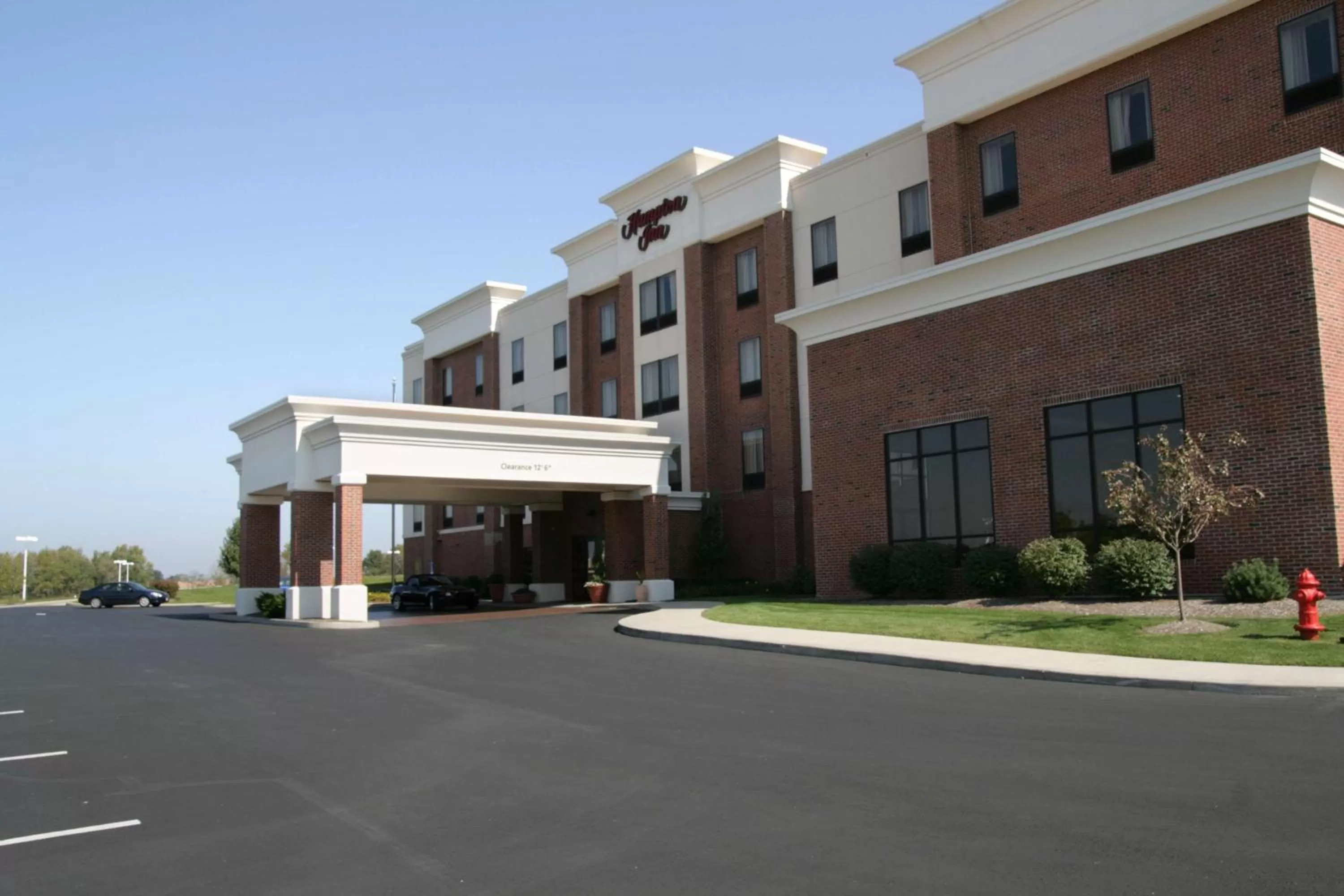 Property building in Hampton Inn Stow