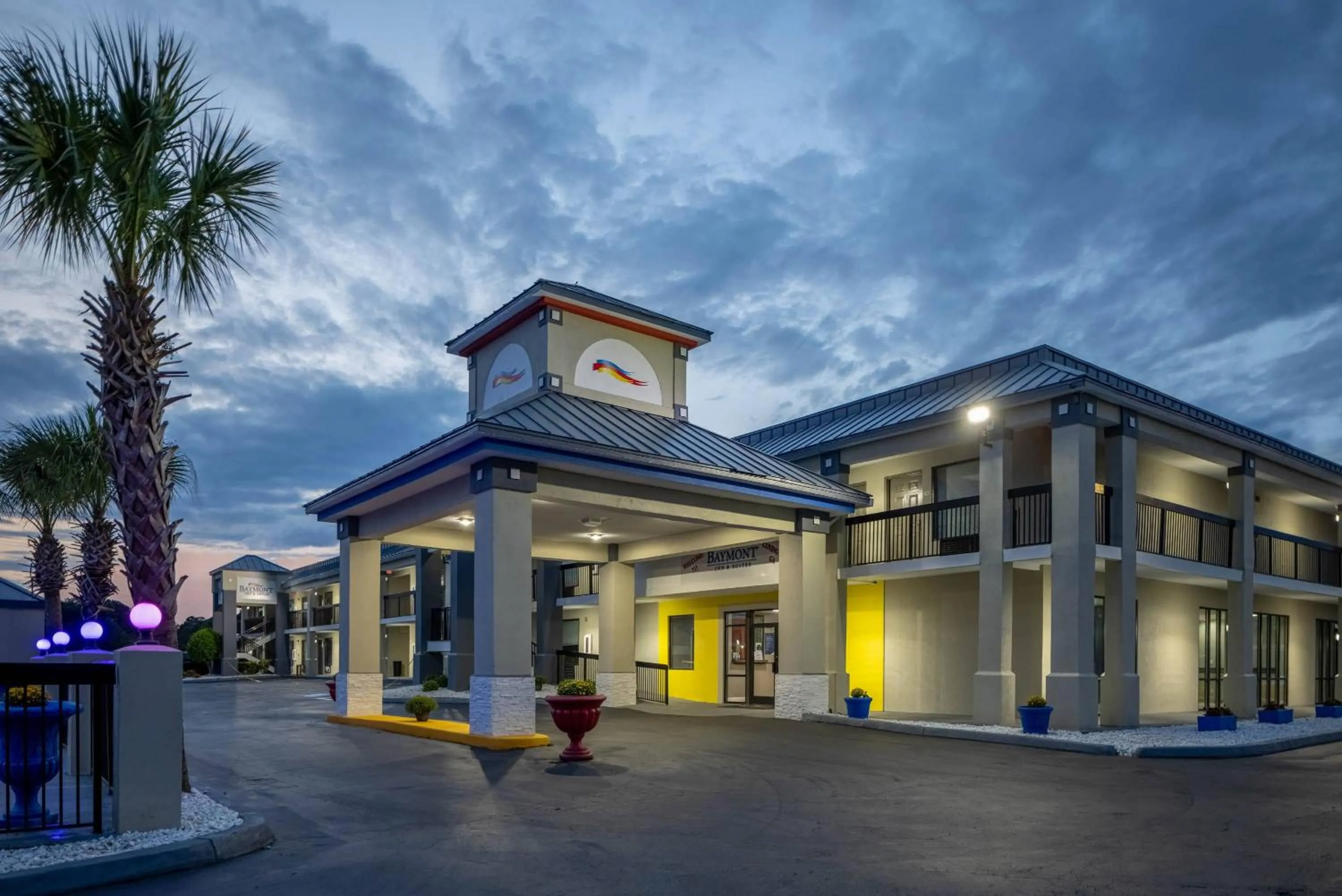 Property Building in BAYMONT INN