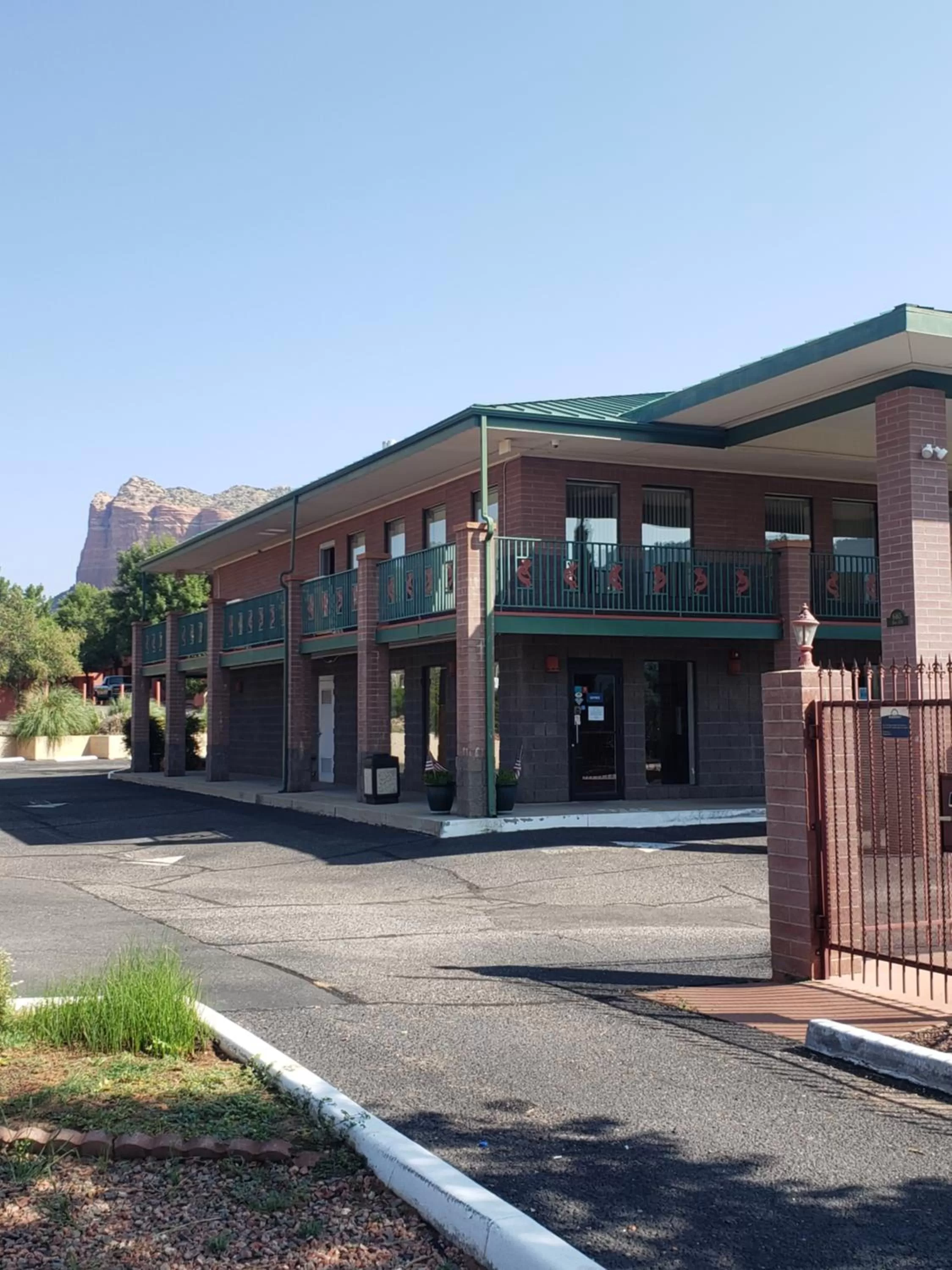 Property Building in Muyawki Inn