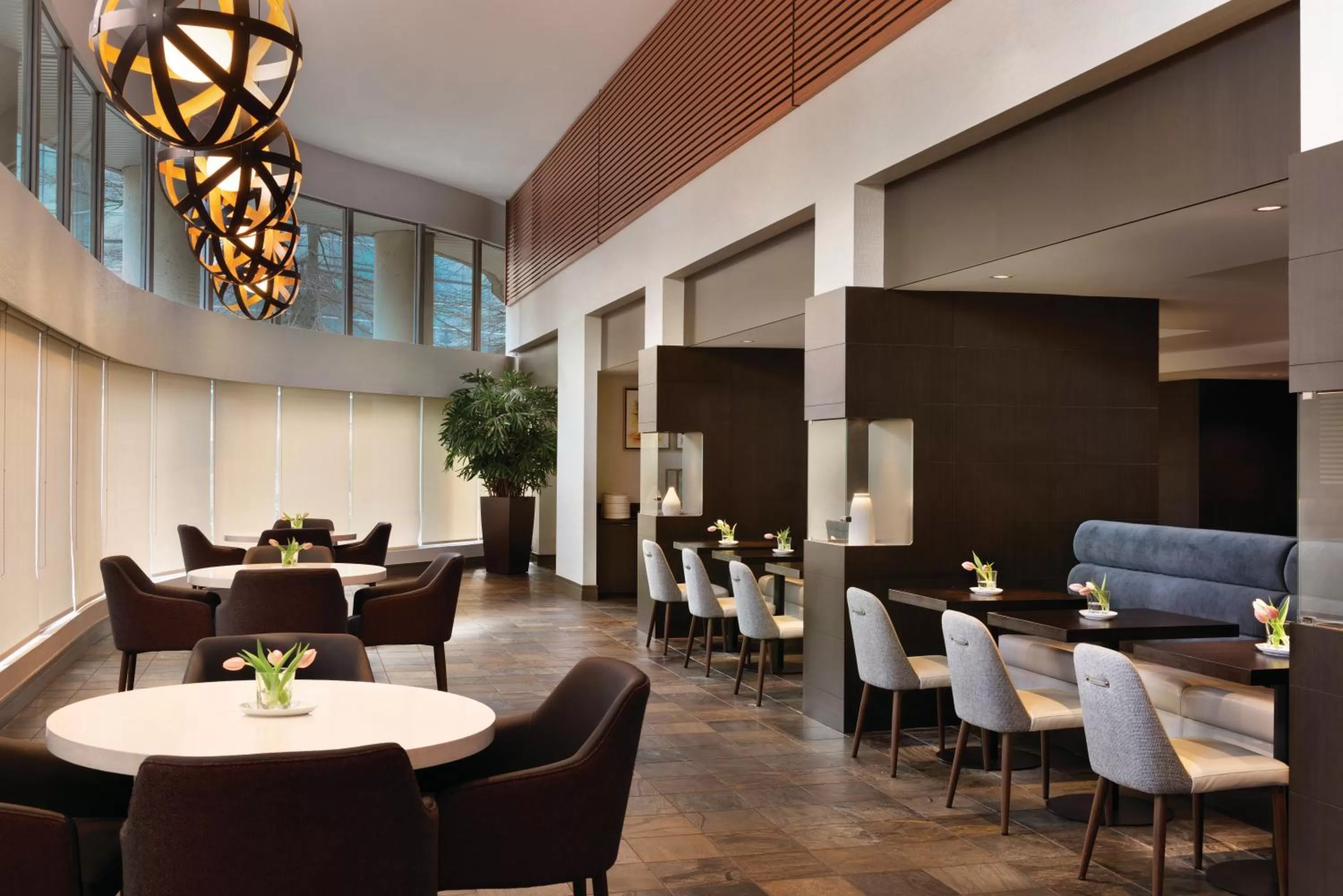 Restaurant/places to eat in Radisson Hotel Vancouver Airport