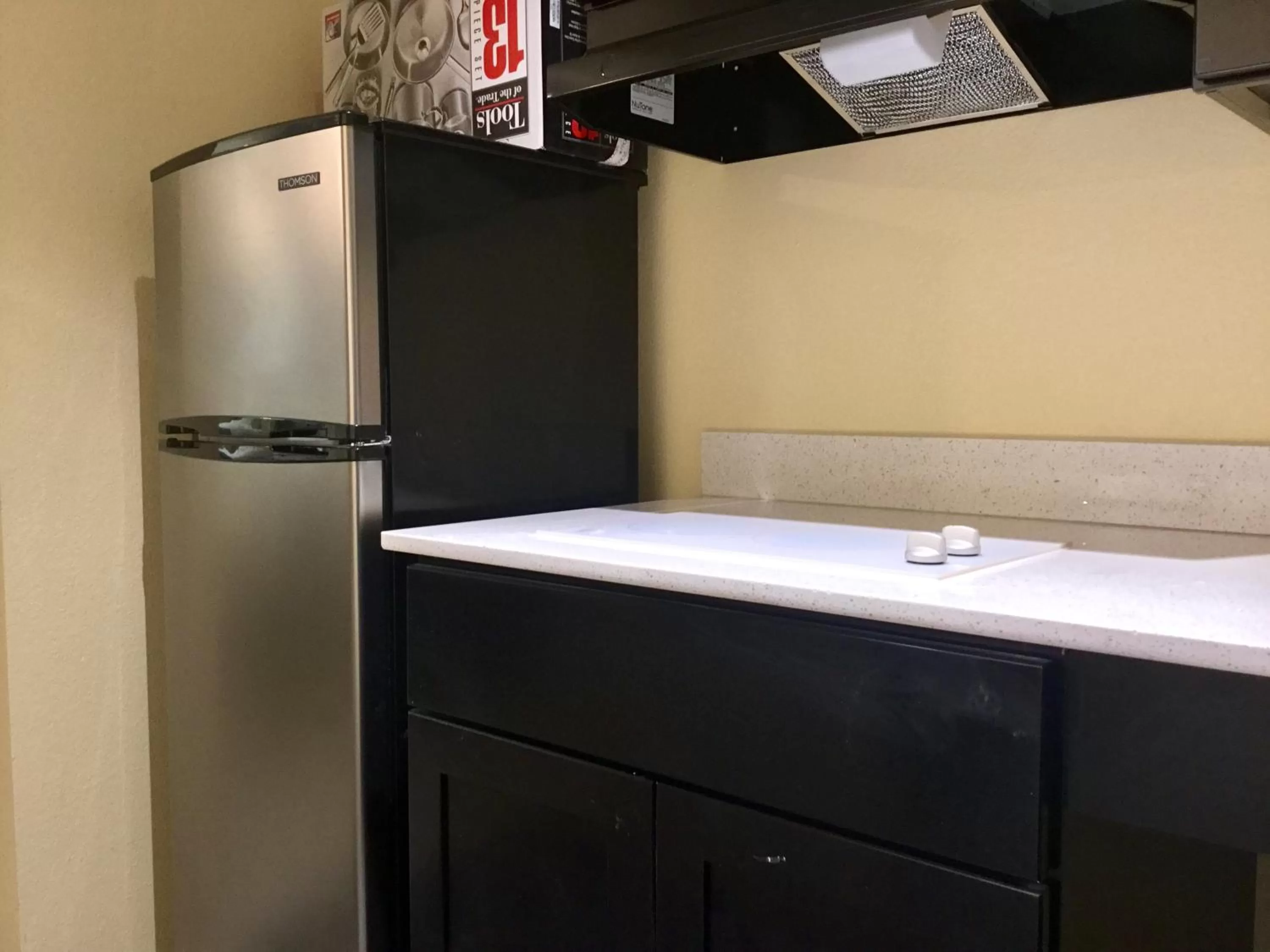 Kitchen or kitchenette in Days Inn by Wyndham Freeport