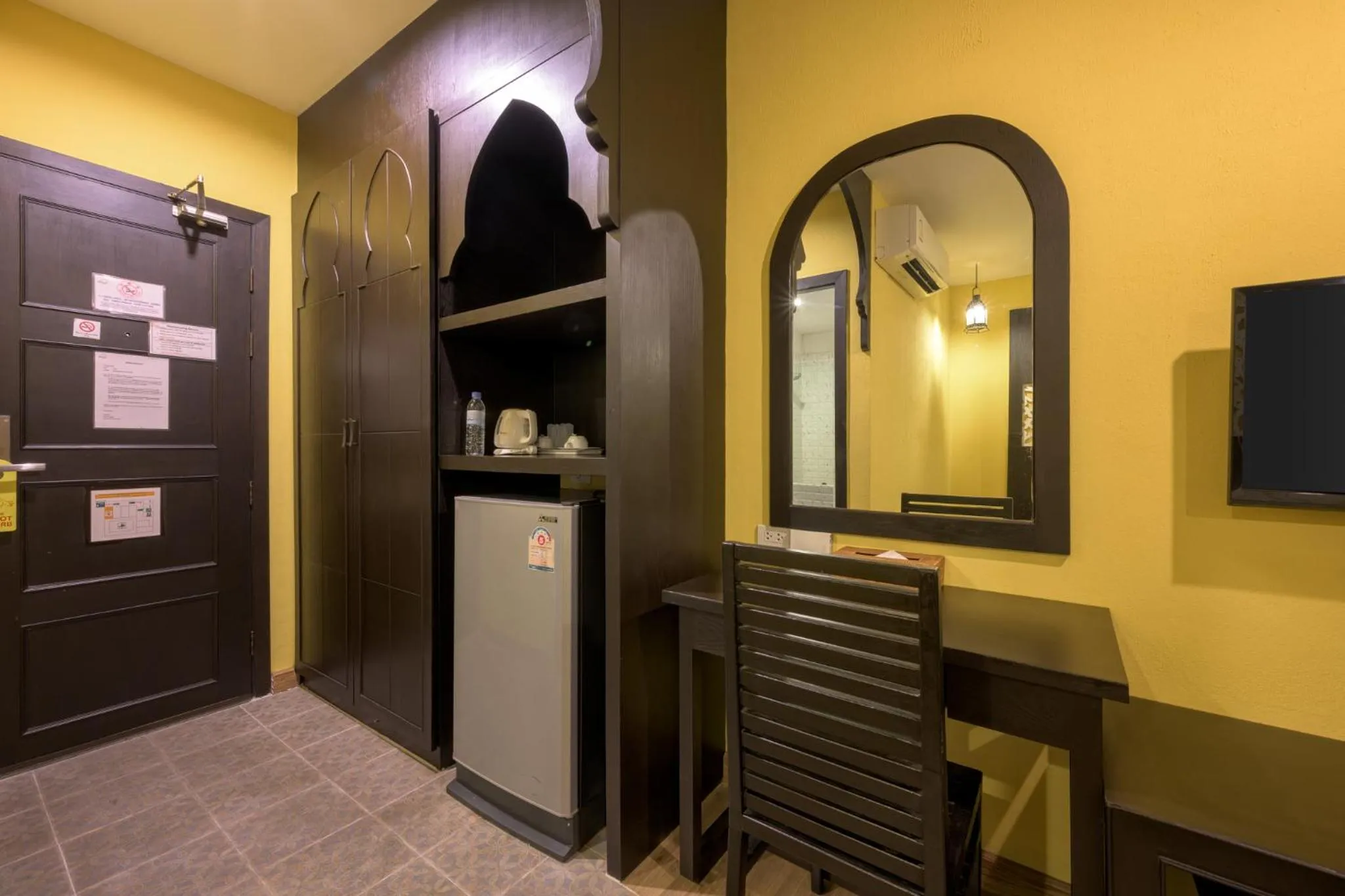 TV/Entertainment Center in Anchanlina Hotel - SHA Plus