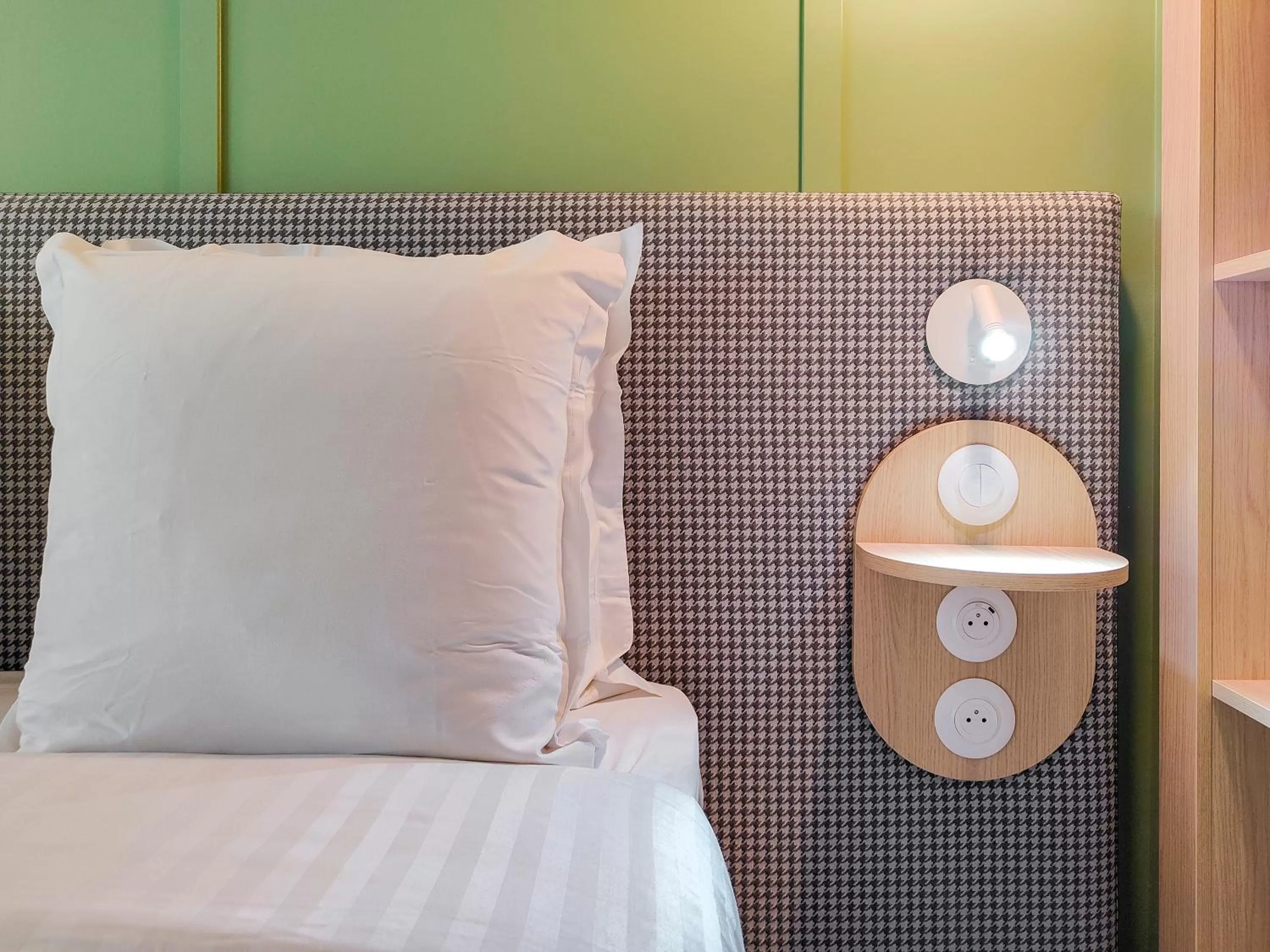 Bed in Hotel Aparthotel AMMI Nice Lafayette