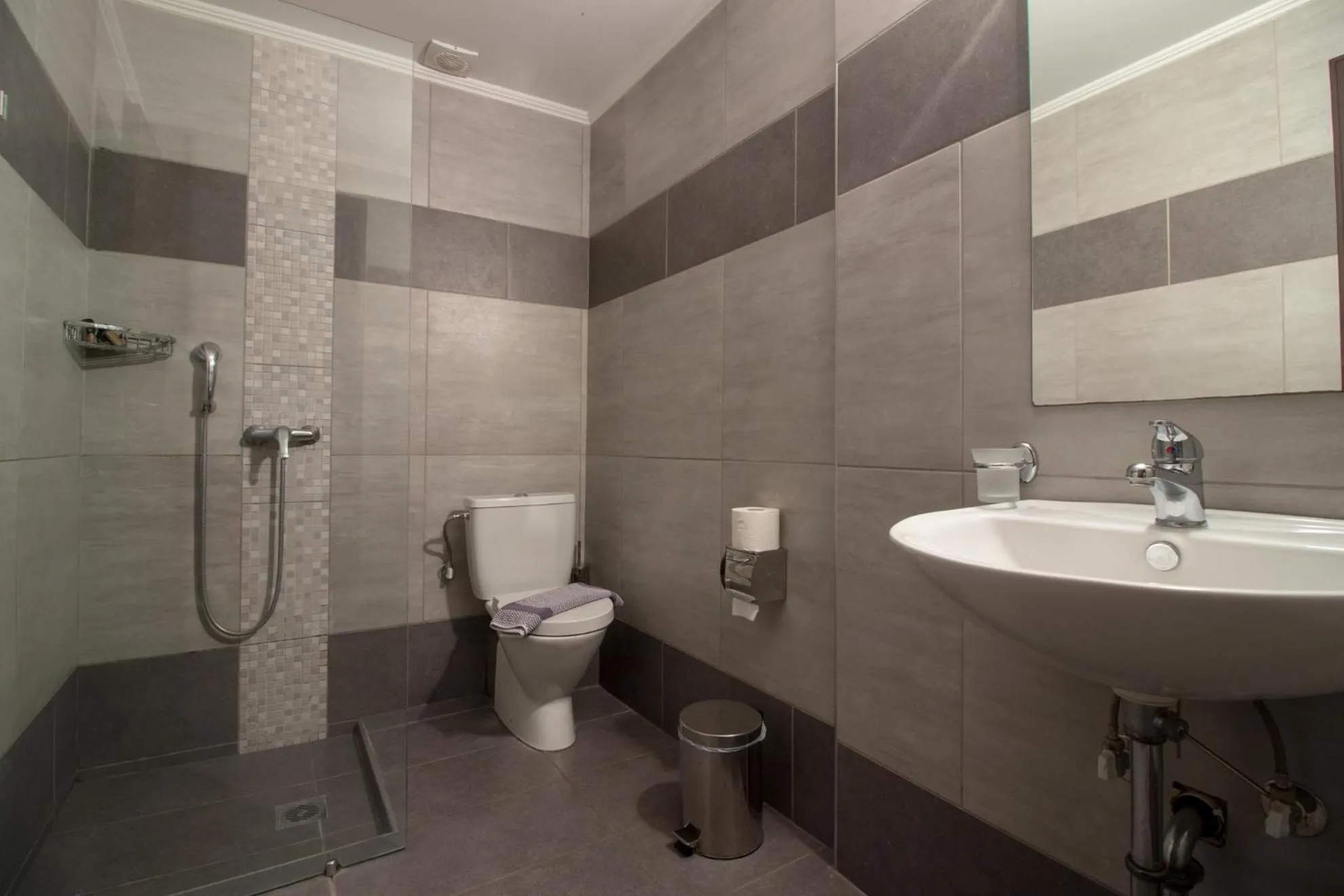 Shower in Cosmopolit