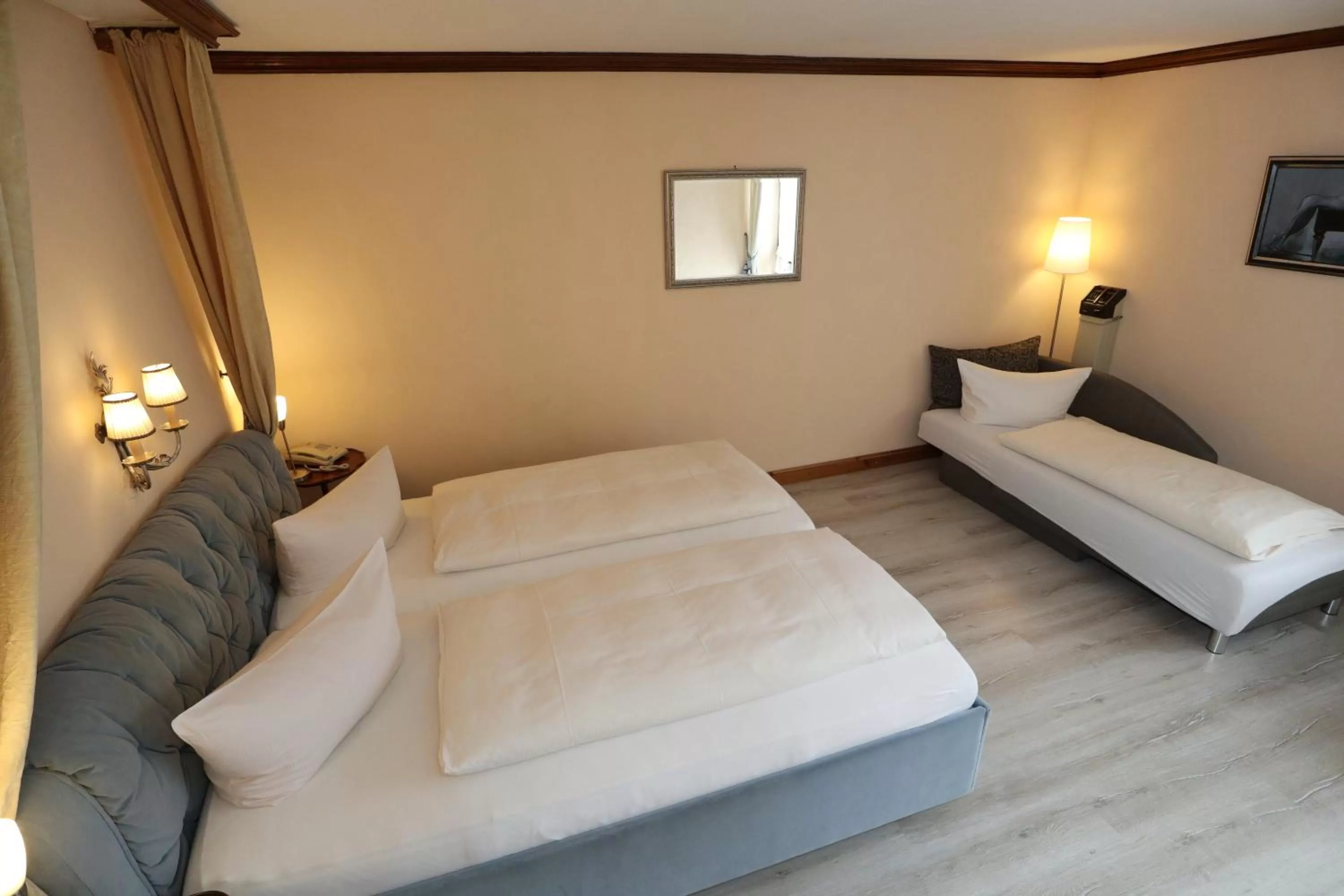 Bed in Schwarzwaldhotel Stollen