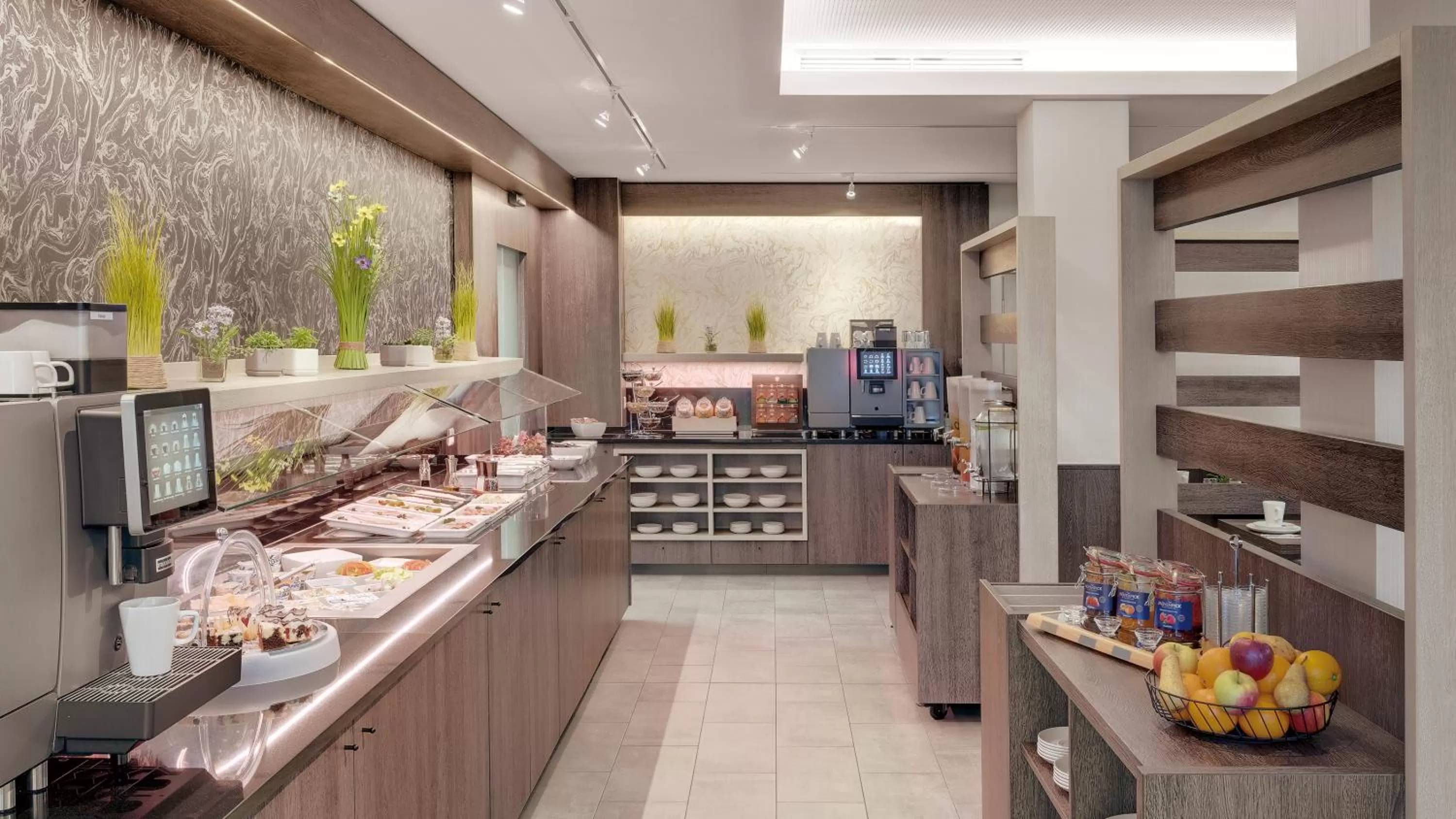 Food and drinks, Restaurant/Places to Eat in Hotel Newton Karlsruhe