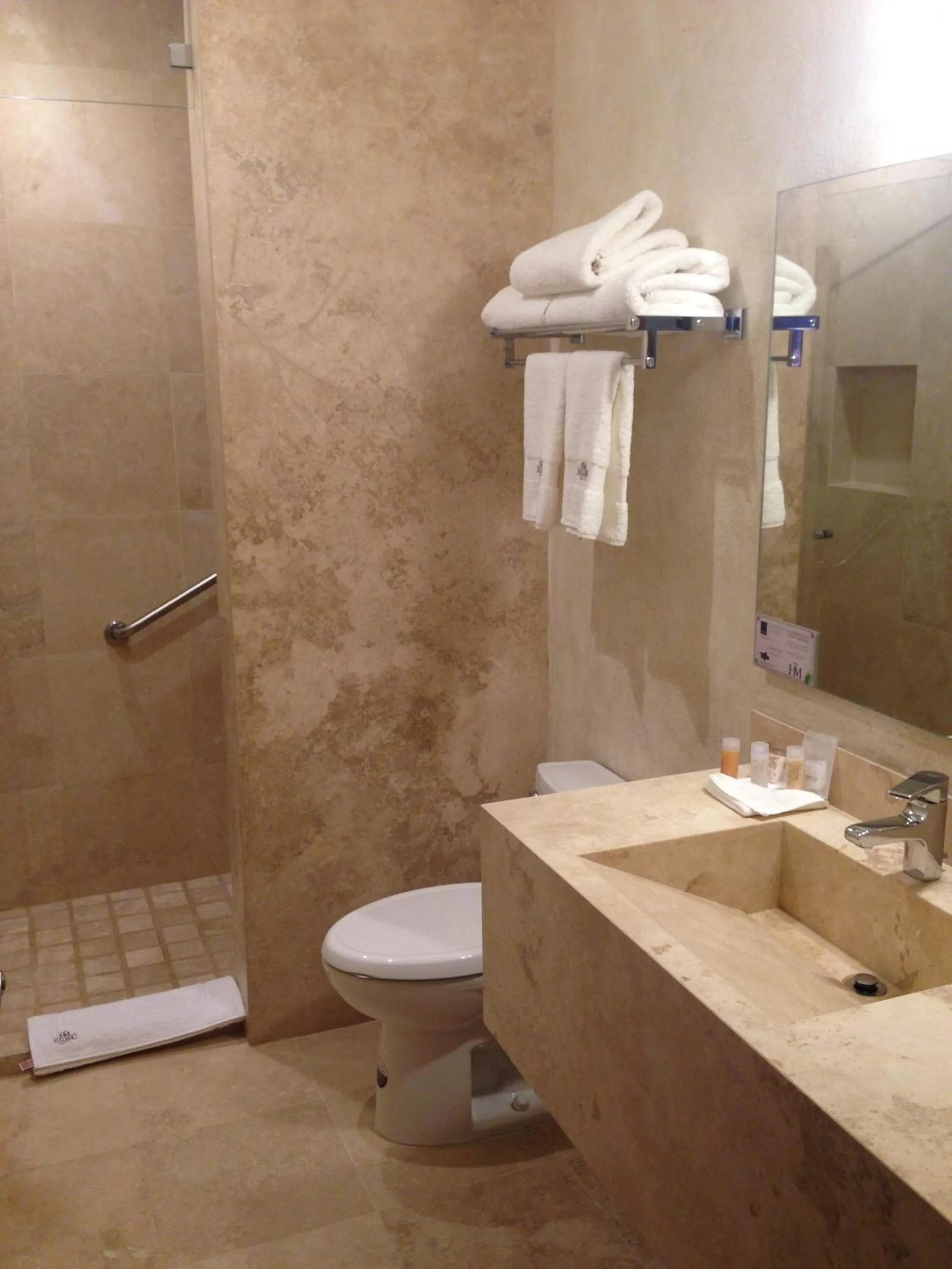 Bathroom in Hotel Madero