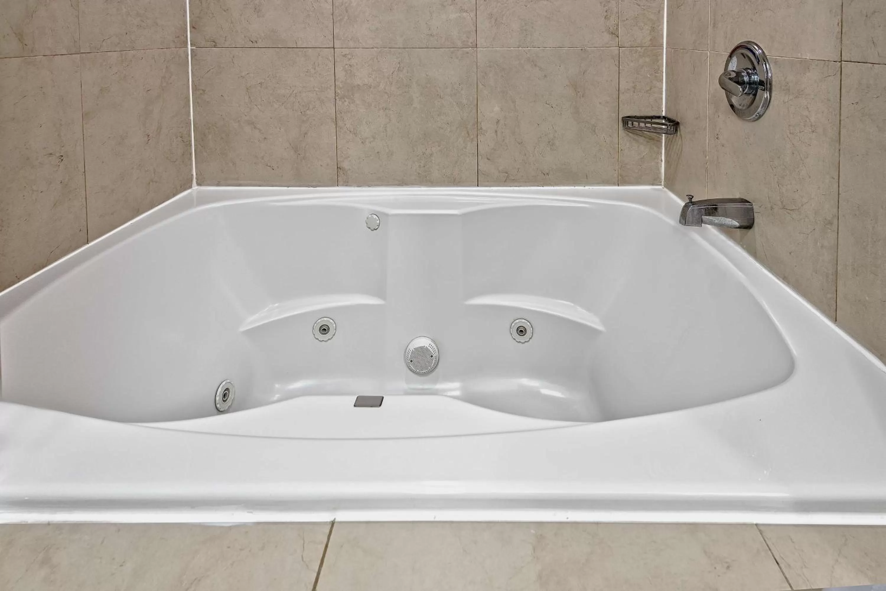 Bathroom in Hilton Garden Inn San Antonio Airport