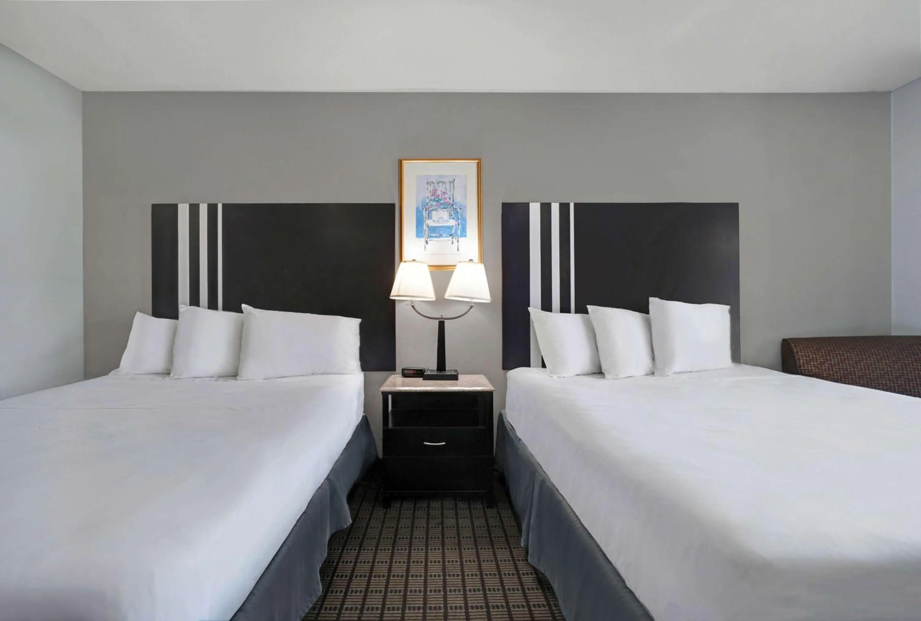 Bed in Motel 6 Washington, PA