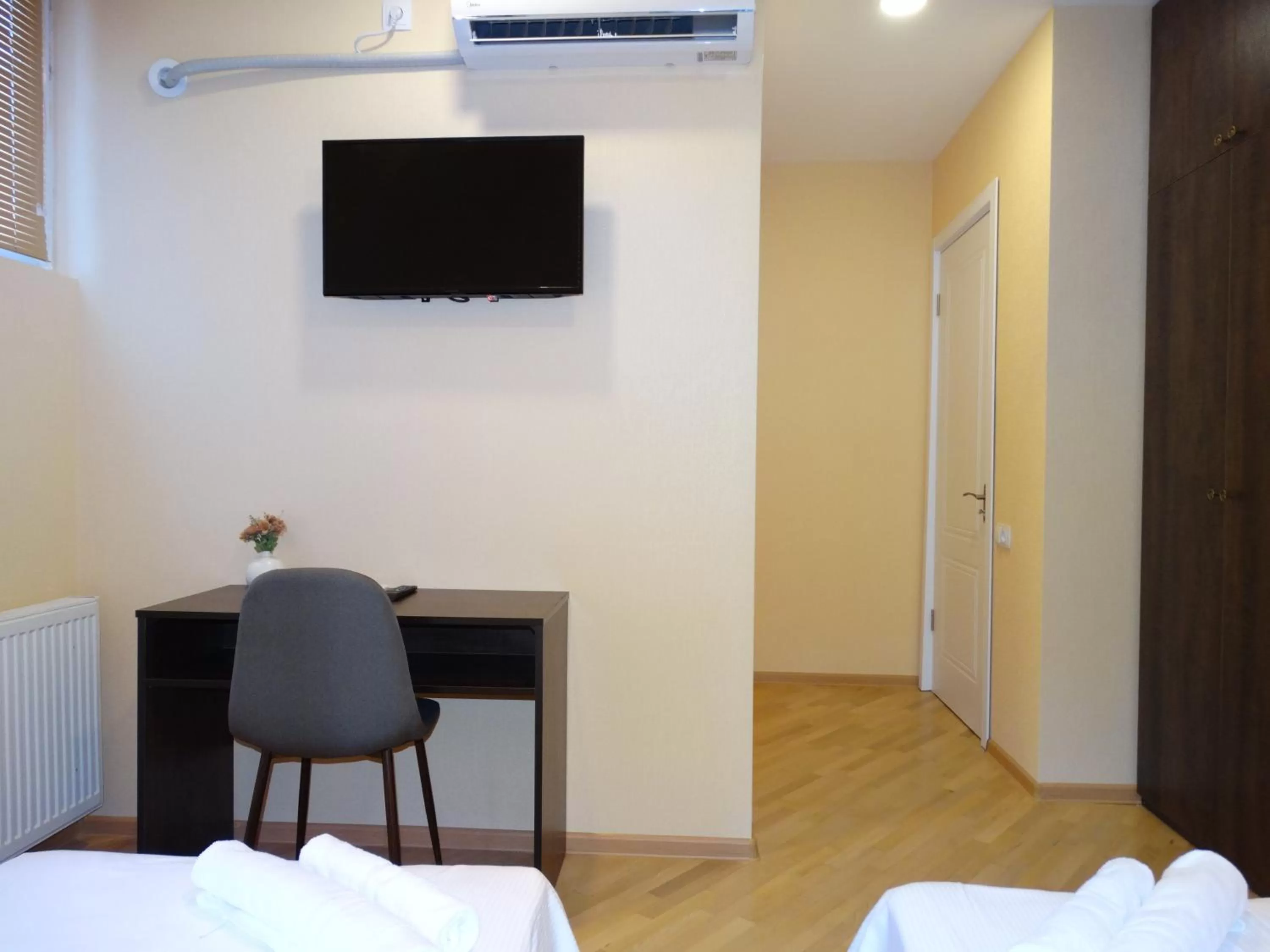 Photo of the whole room, Bed in Hotel Boutique IVERIA