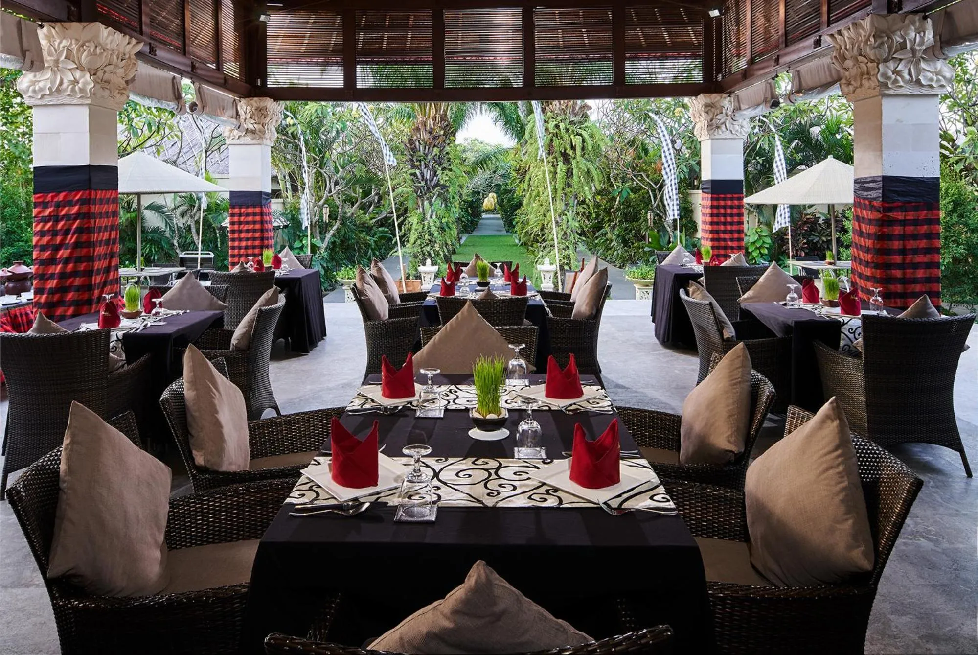 Restaurant/places to eat in Mahagiri Villas Sanur