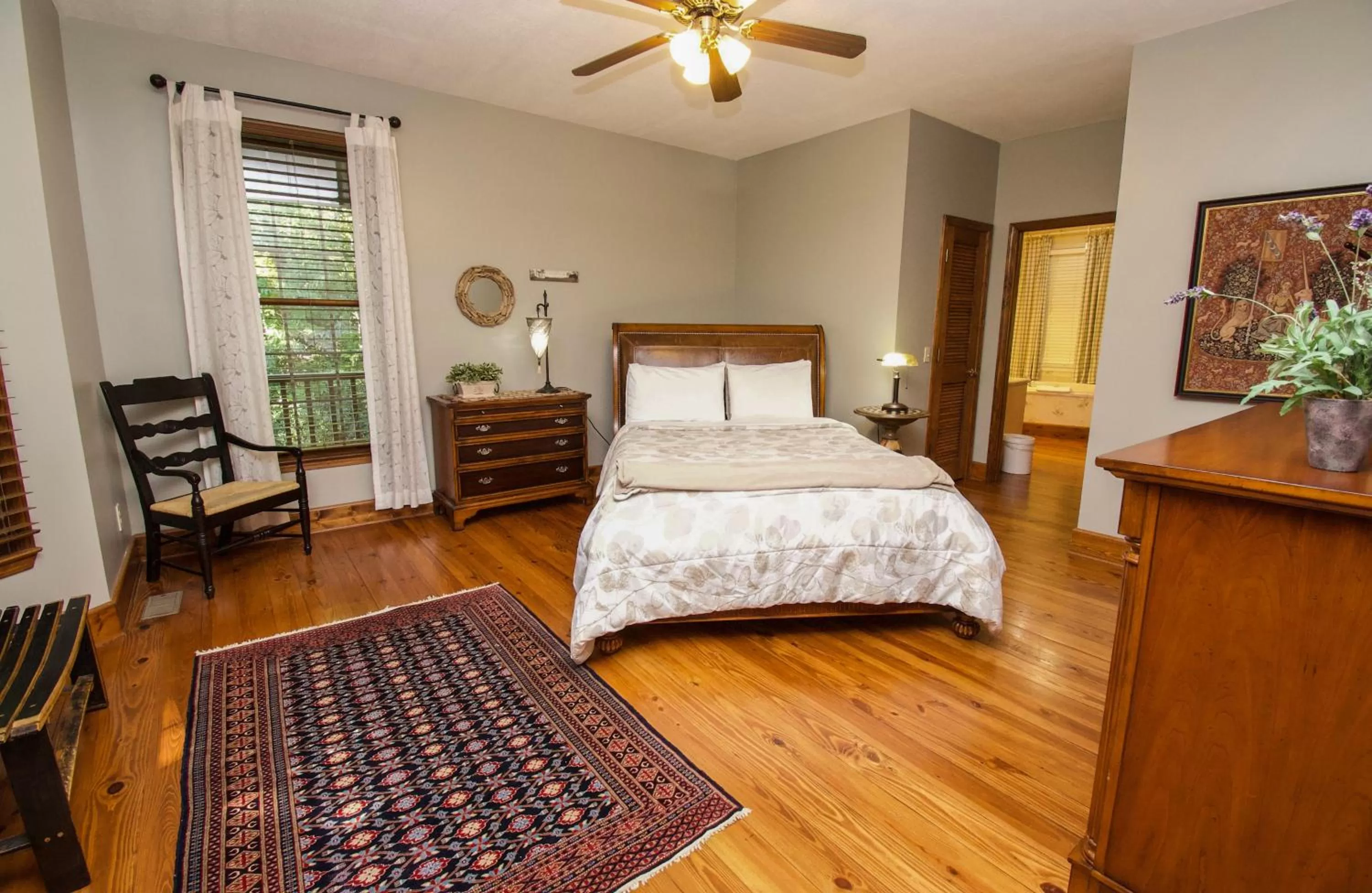 Photo of the whole room, Bed in Paradise Hills, Winery Resort & Spa