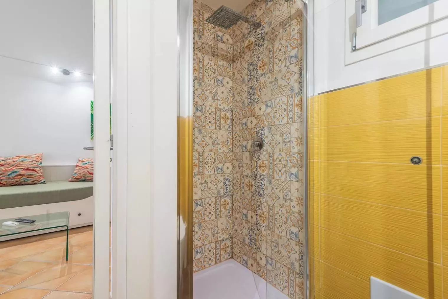 Shower, Bed in A'Storia