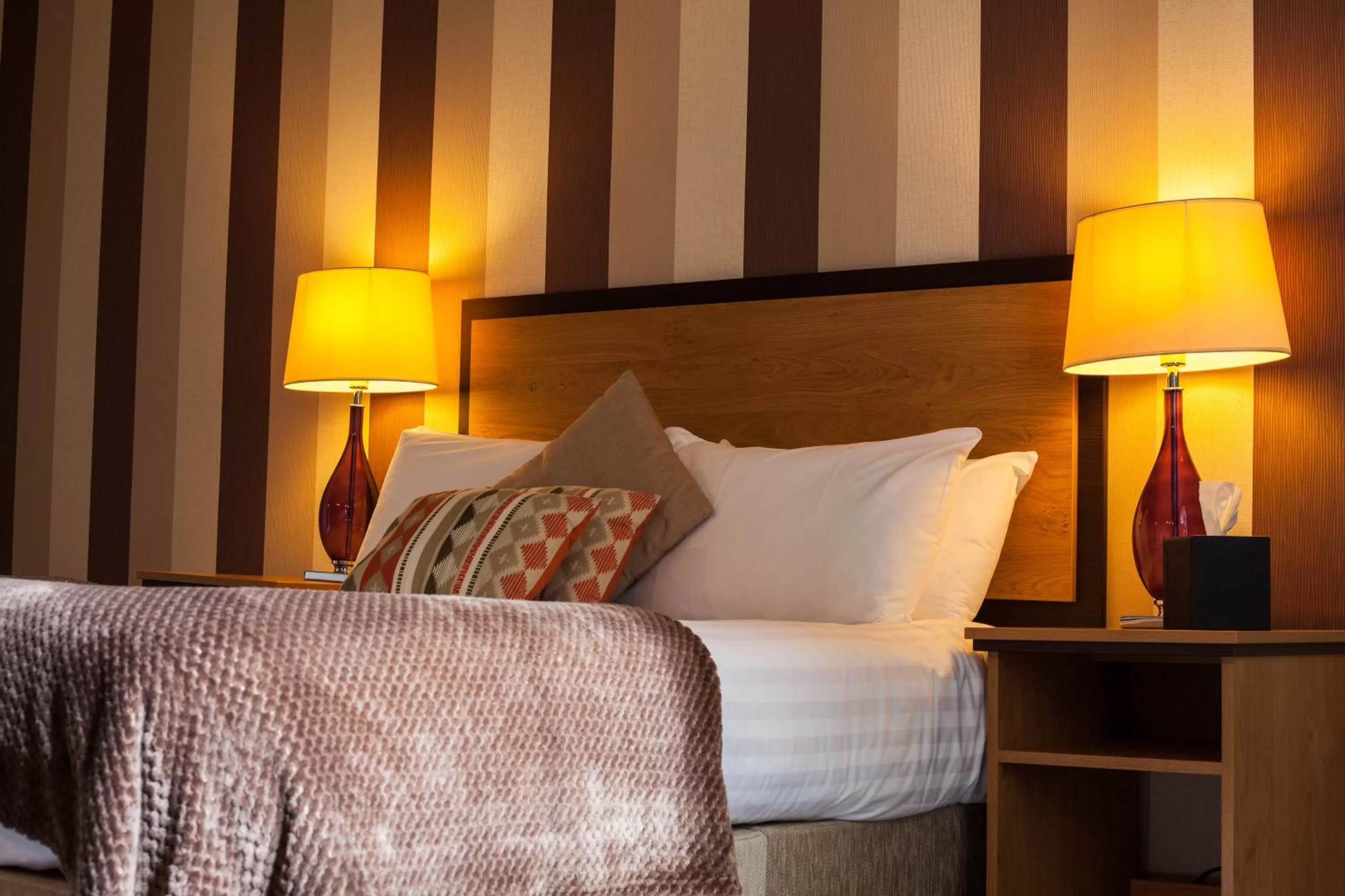 Other, Bed in The Riverside House Hotel