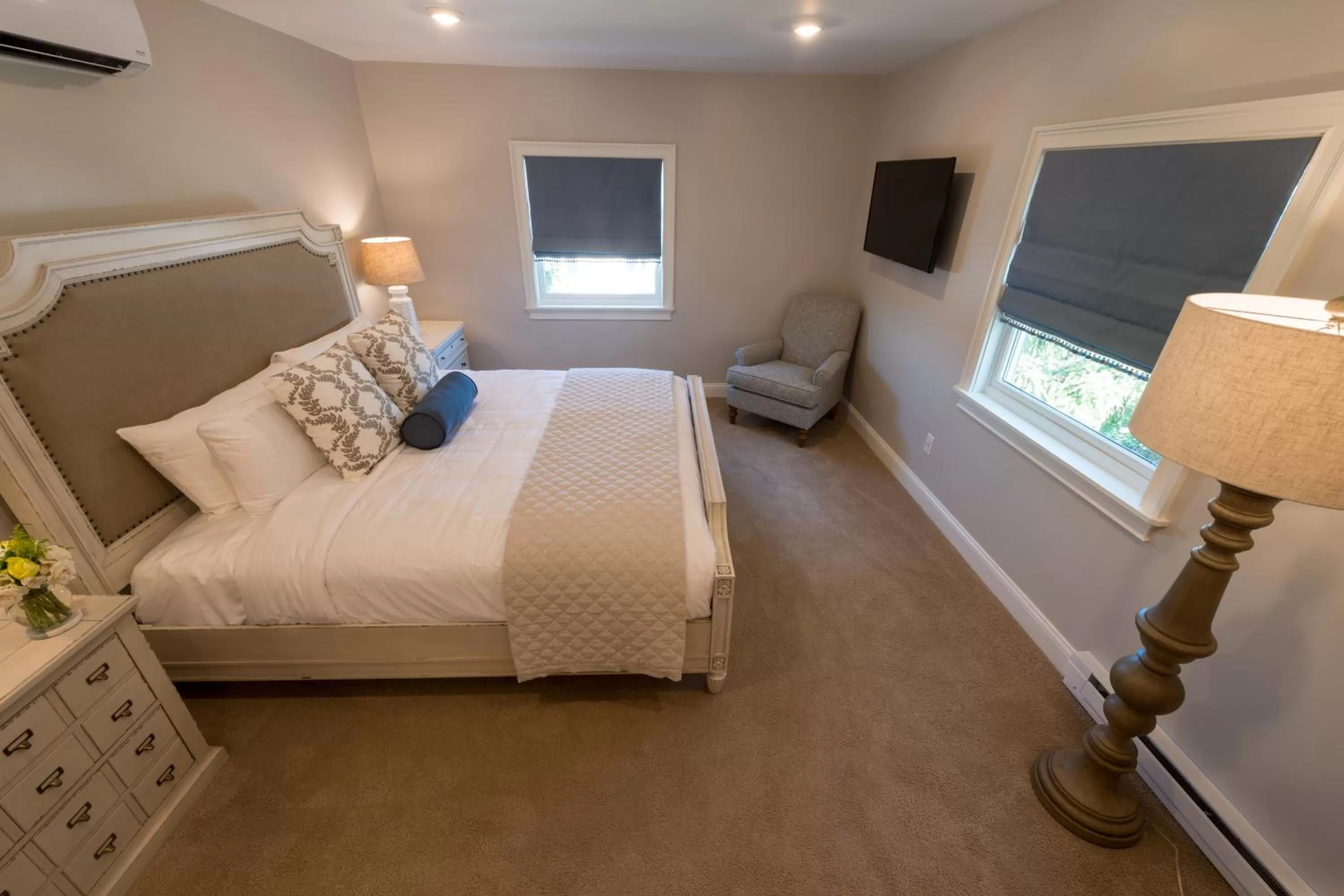 Bed in Serenity Inn Newport