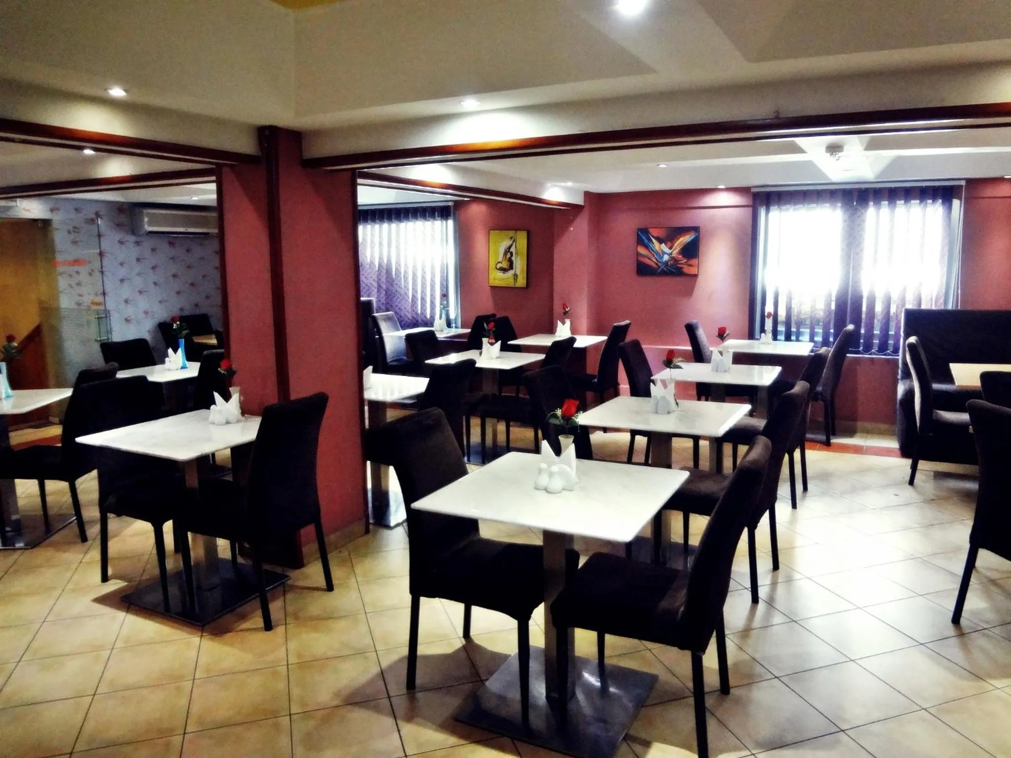 Restaurant/places to eat in Grand Nova Hotel