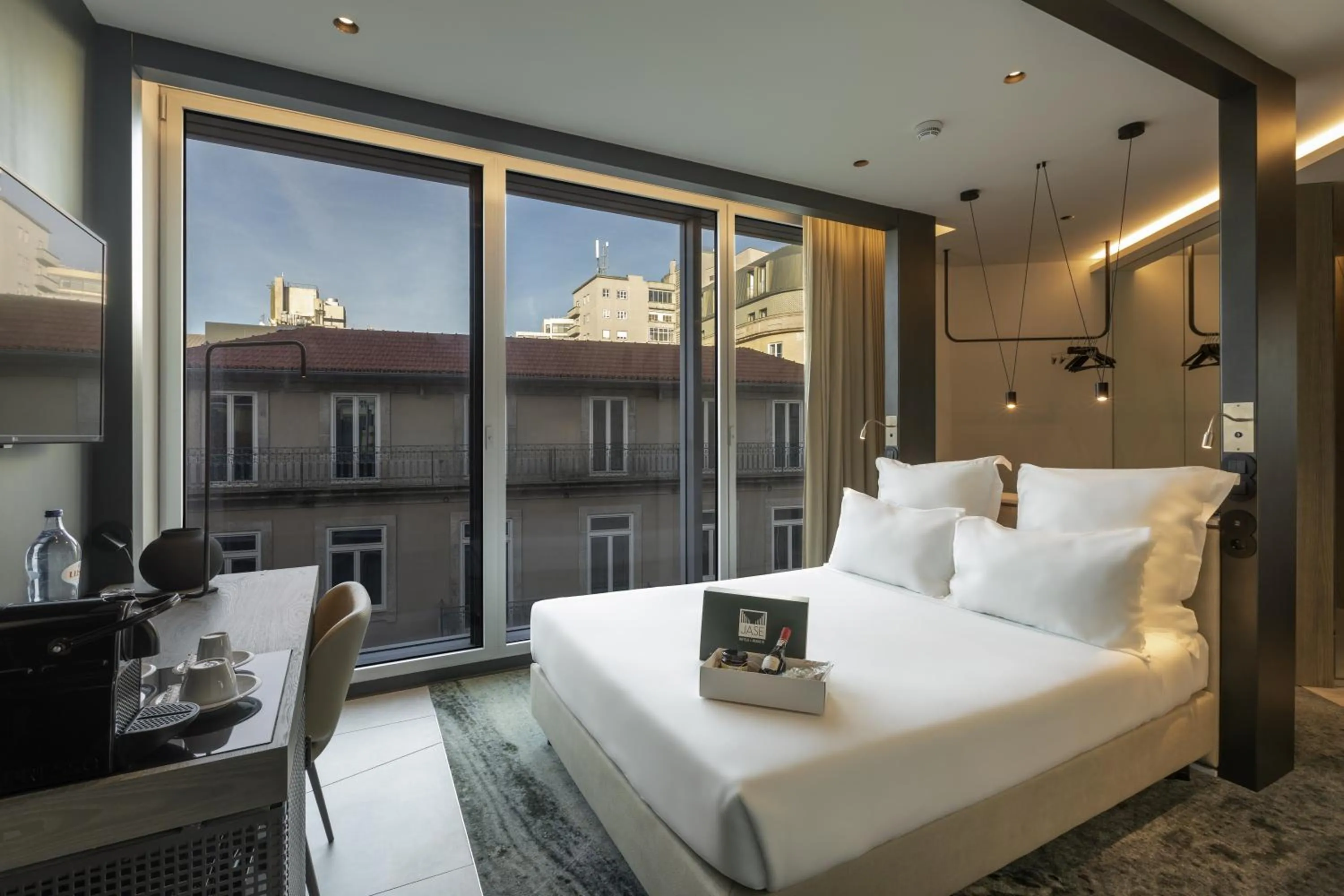 Bed in Porto Royal Bridges Hotel